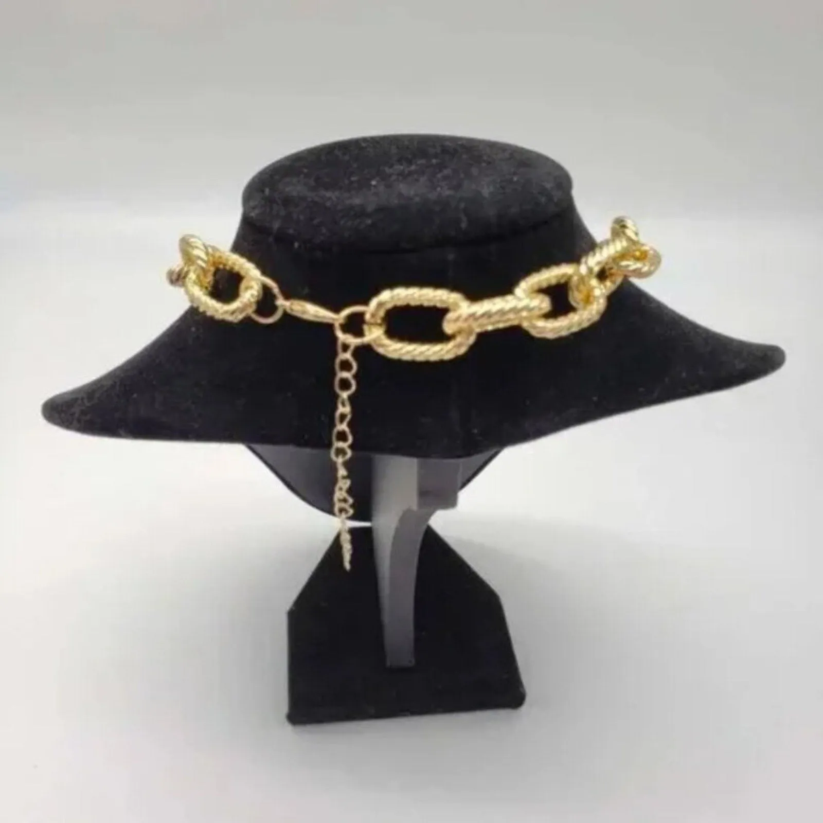 100% Auth Louis Vuitton Lock & Key with Unbranded Gold Plated Chain Necklace