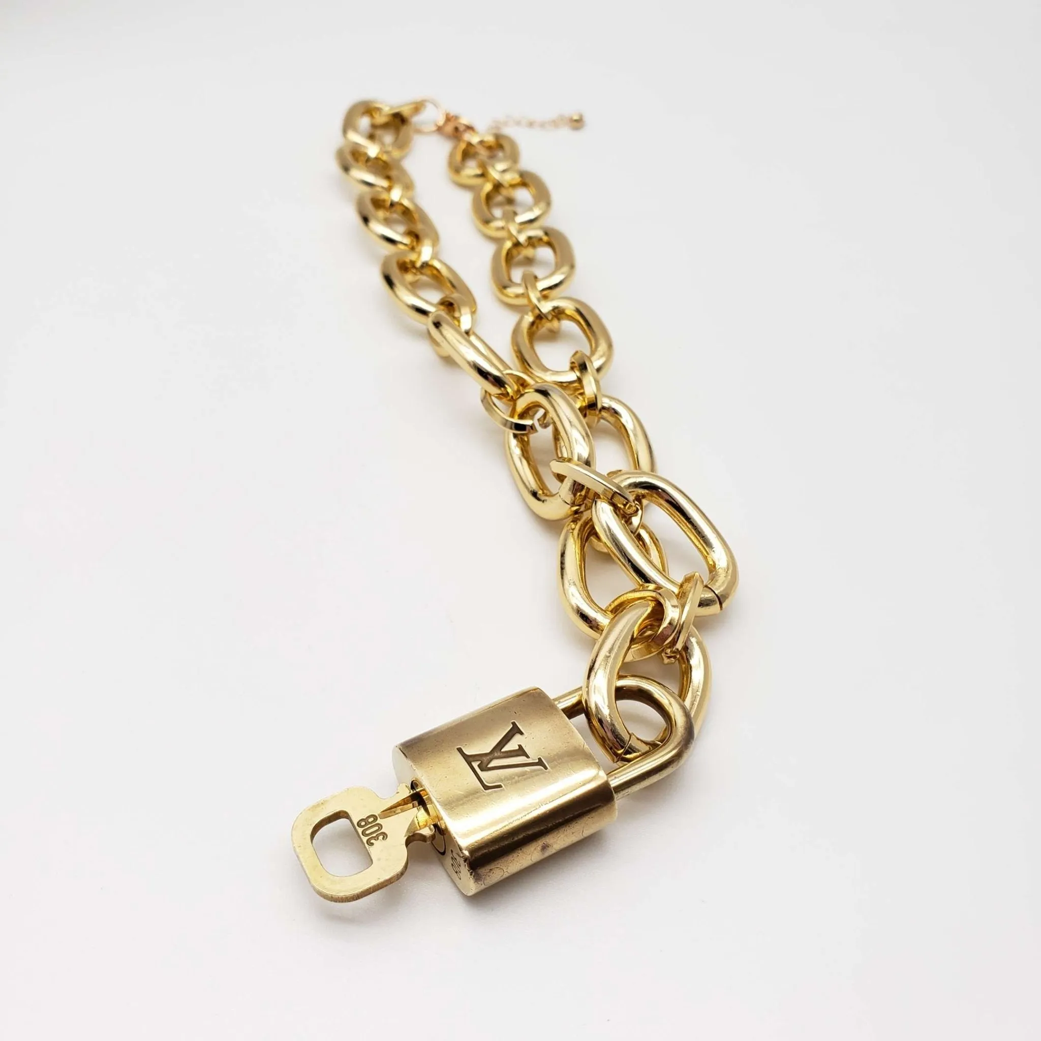 100%  Louis Vuitton Lock and Key with Unbranded Chain Necklace