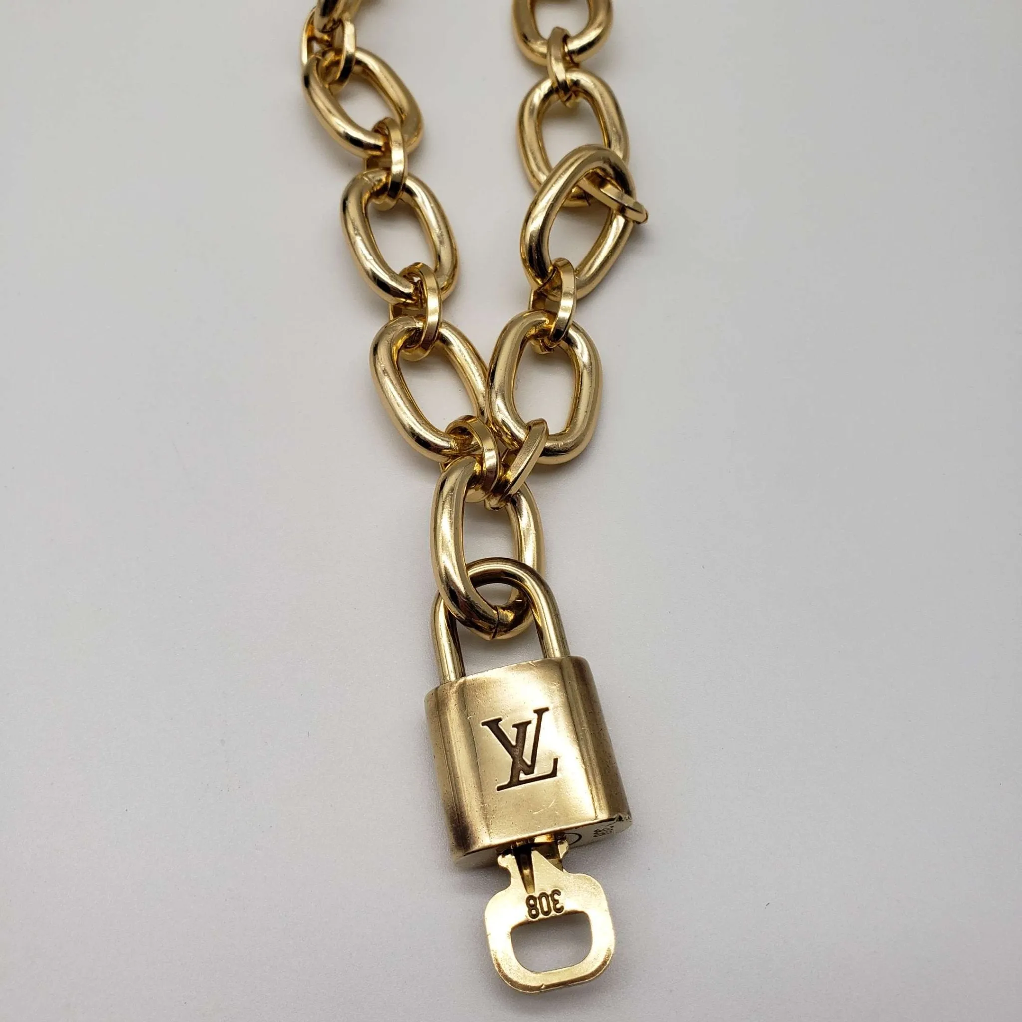 100%  Louis Vuitton Lock and Key with Unbranded Chain Necklace