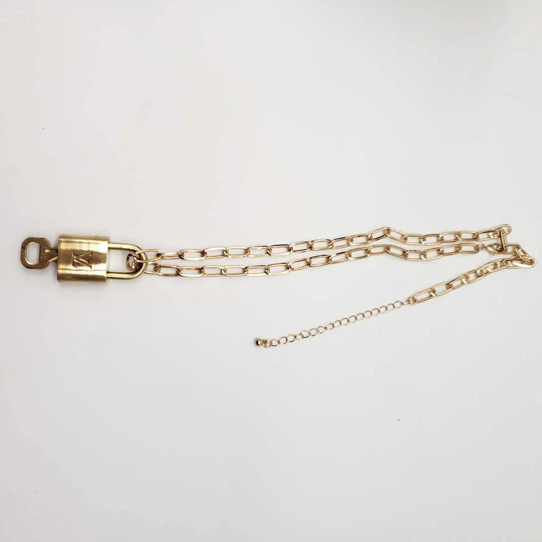 100%  Louis Vuitton Lock and Key with Unbranded Chain Necklace
