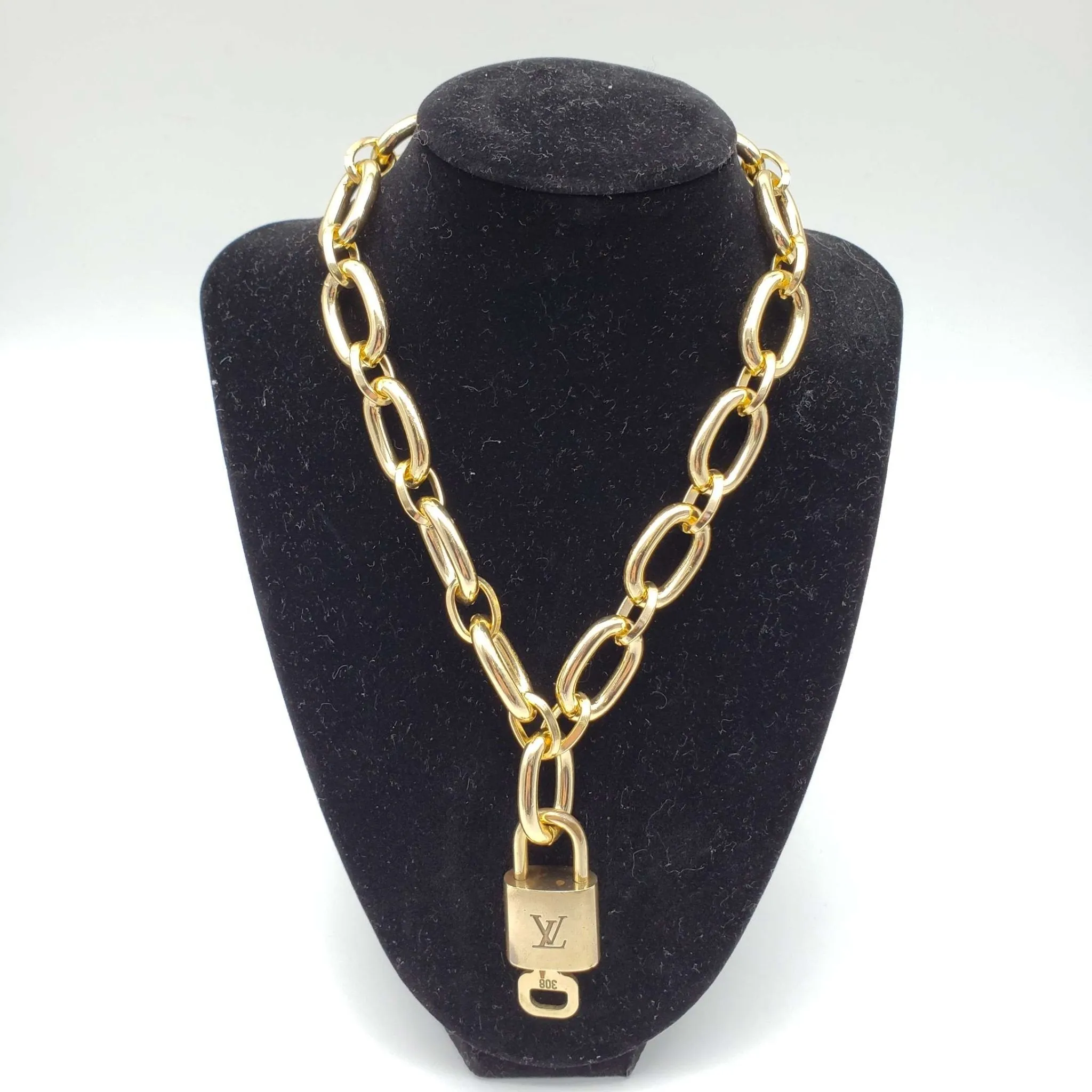 100%  Louis Vuitton Lock and Key with Unbranded Chain Necklace