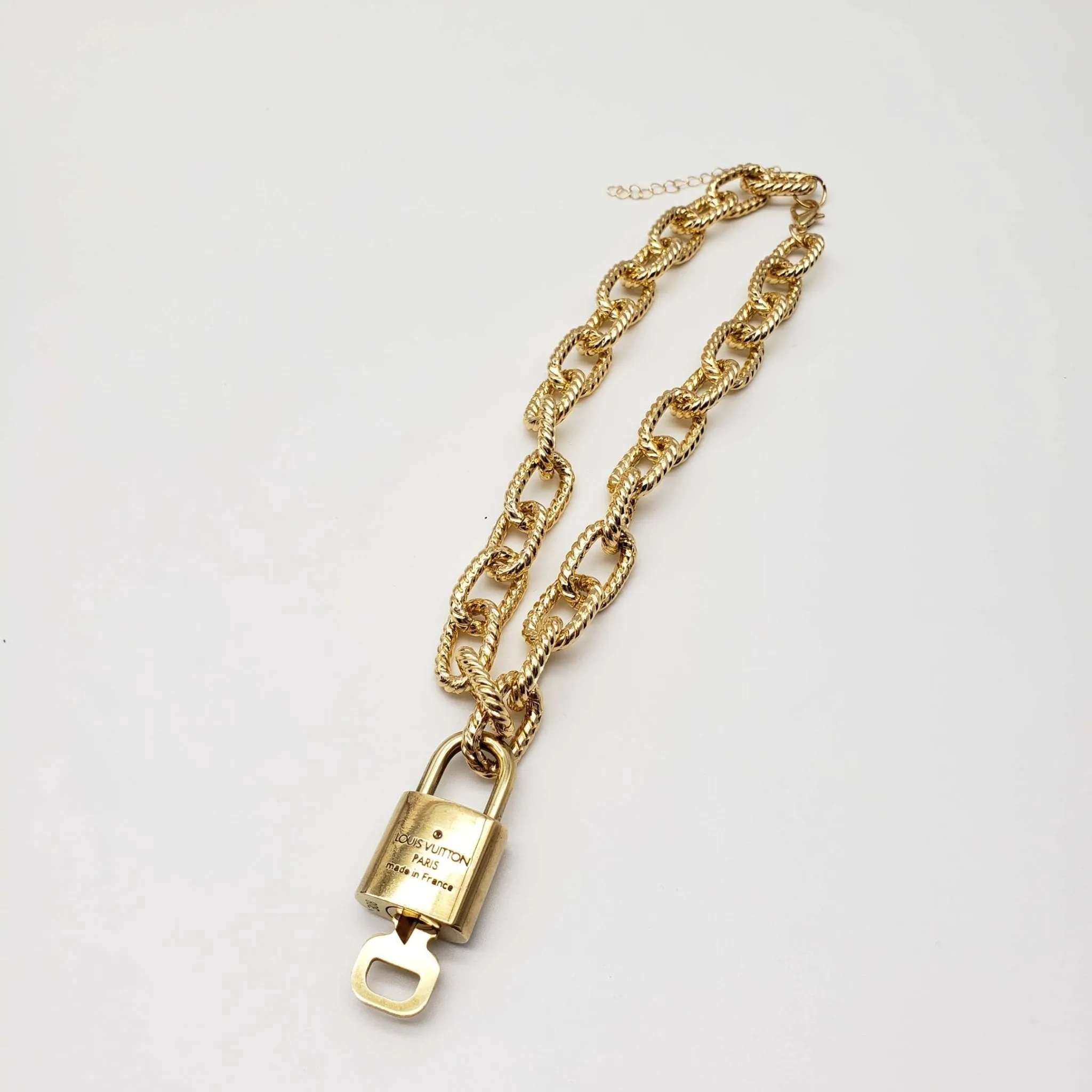 100%  Louis Vuitton Lock and Key with Unbranded Chain Necklace