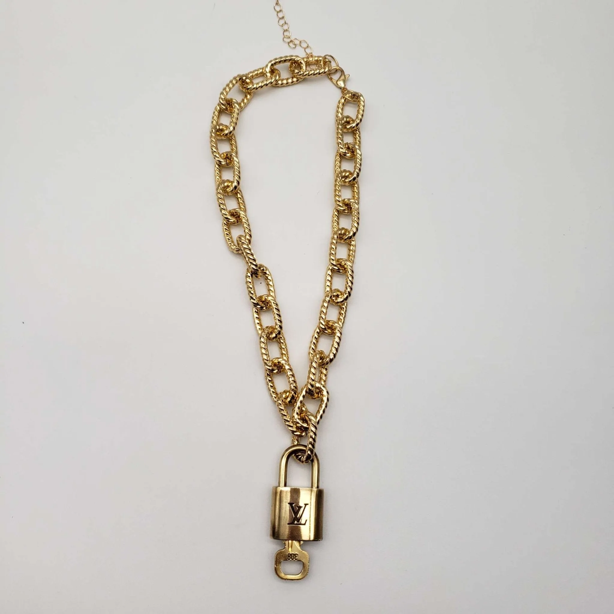 100%  Louis Vuitton Lock and Key with Unbranded Chain Necklace