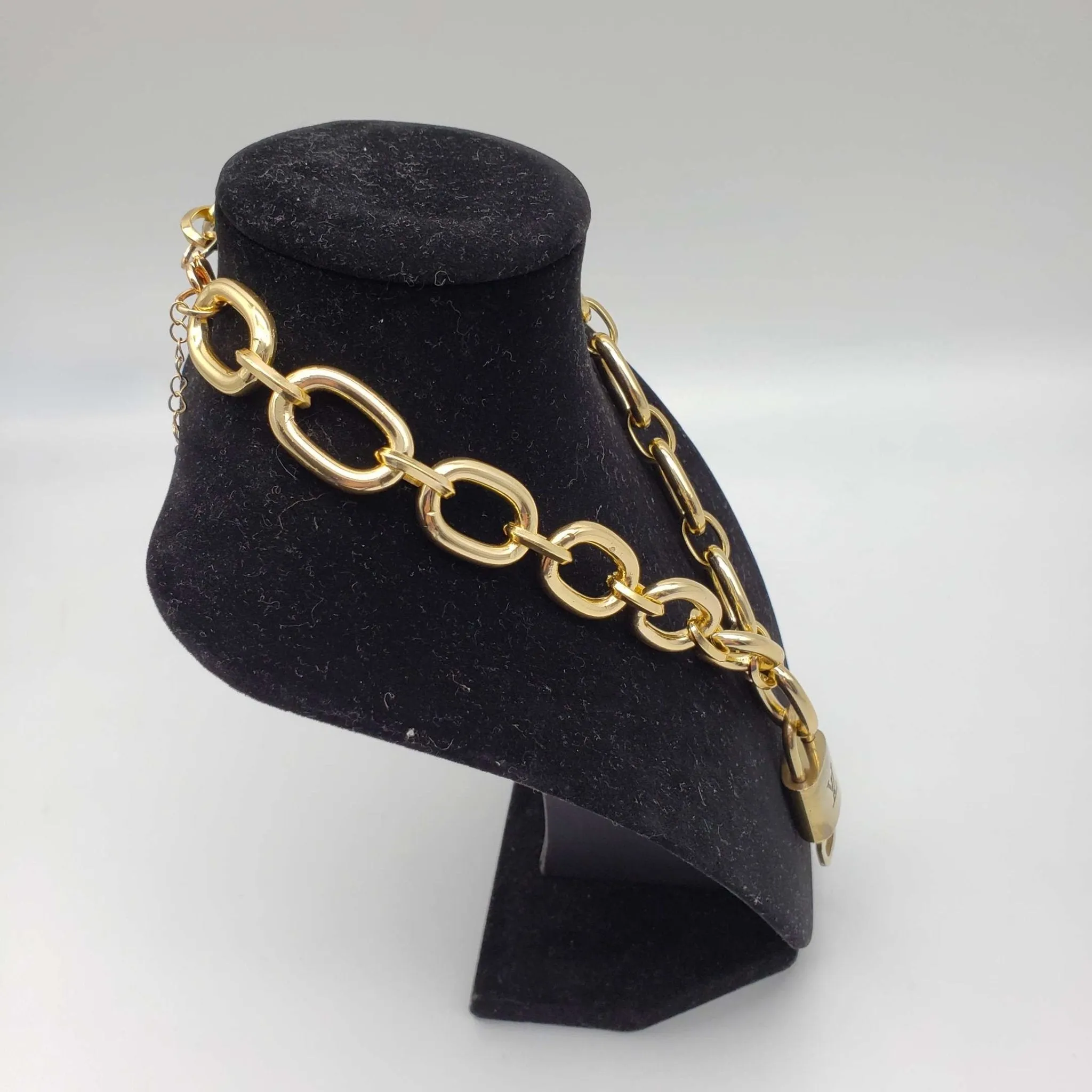 100%  Louis Vuitton Lock and Key with Unbranded Chain Necklace