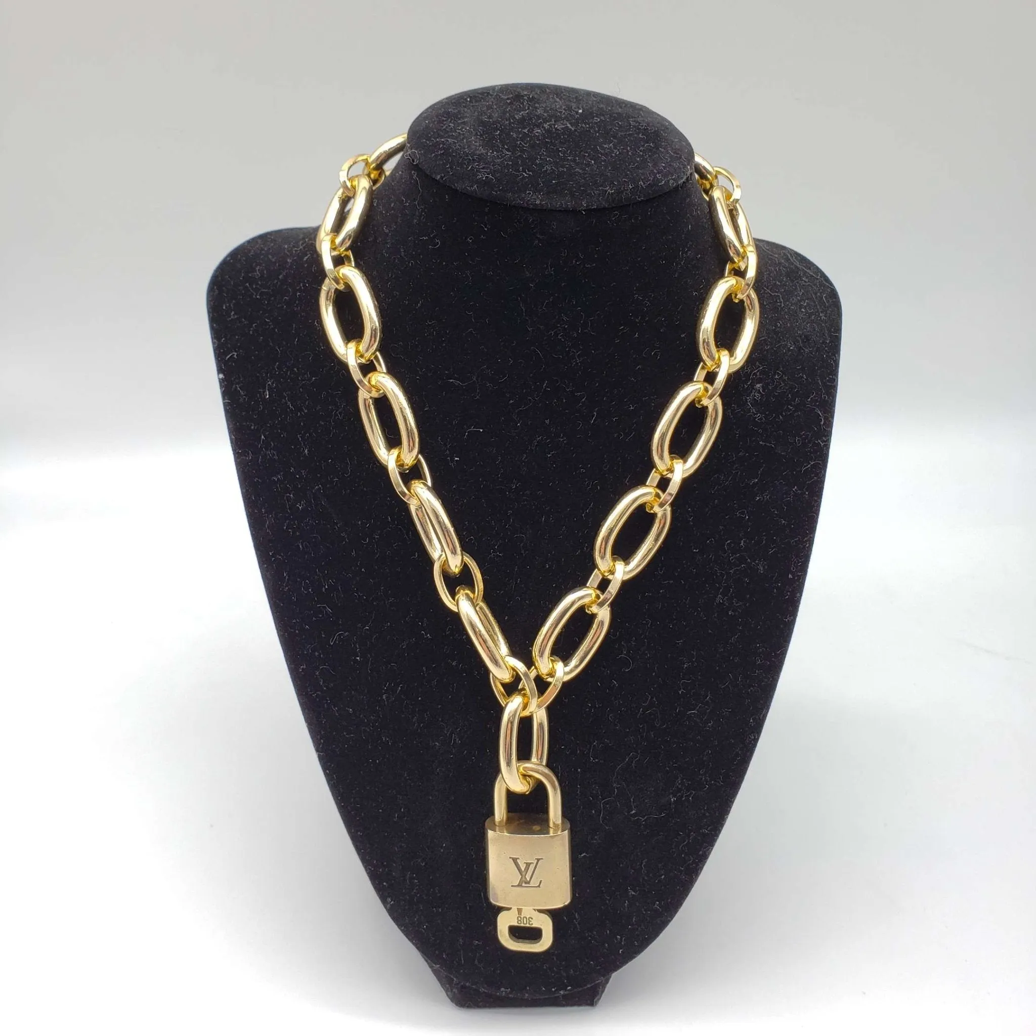 100%  Louis Vuitton Lock and Key with Unbranded Chain Necklace