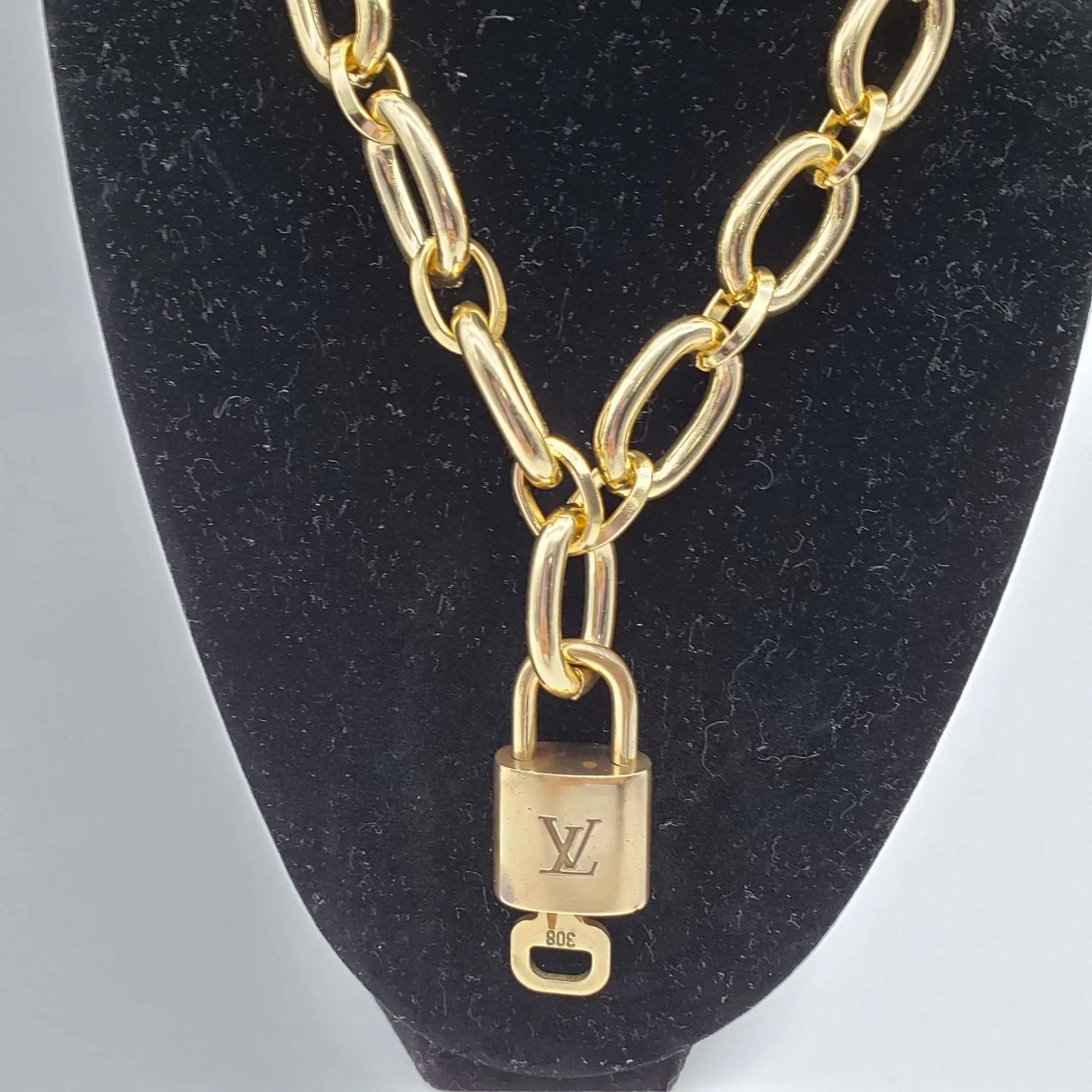 100%  Louis Vuitton Lock and Key with Unbranded Chain Necklace