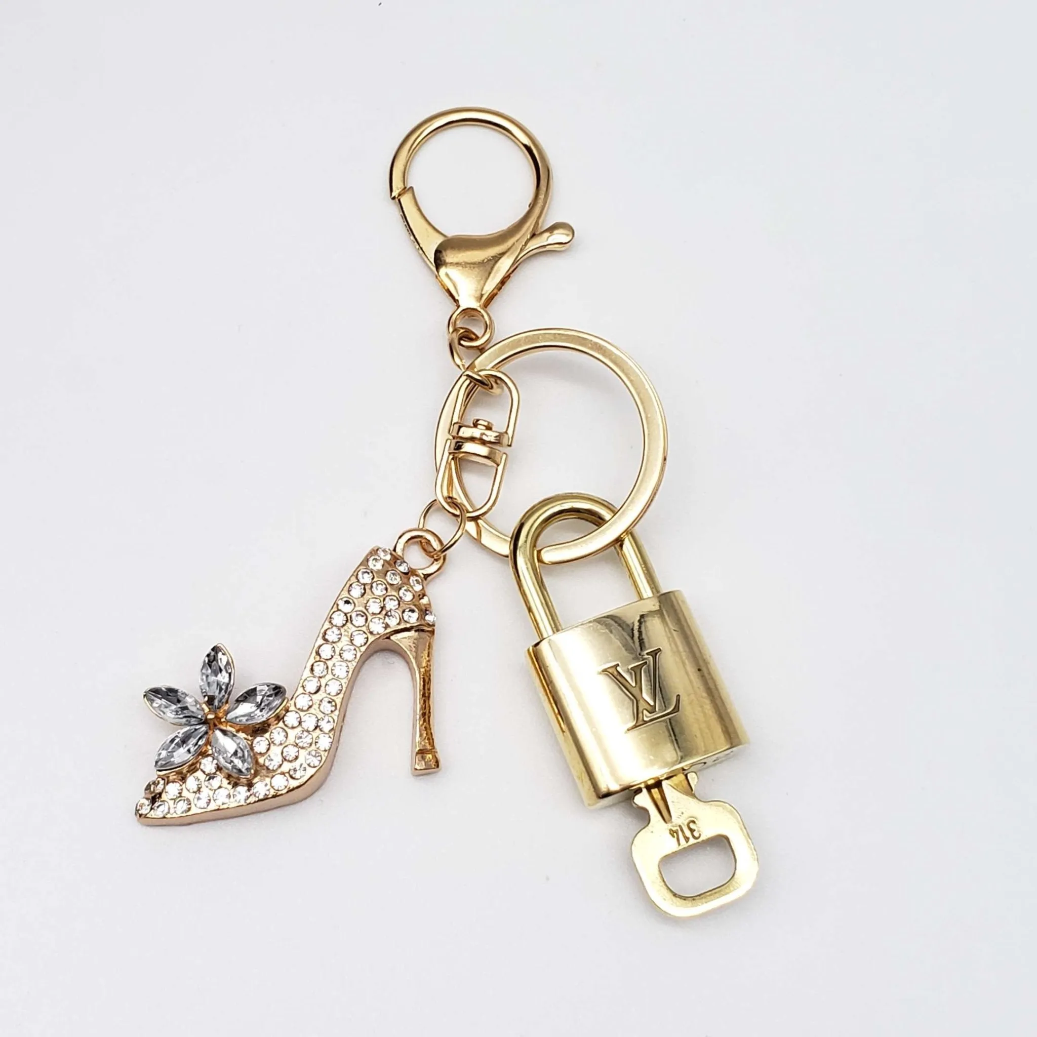 100%  Louis Vuitton Lock and Key with Unbranded Keychain, Keycharm, Bagcharm