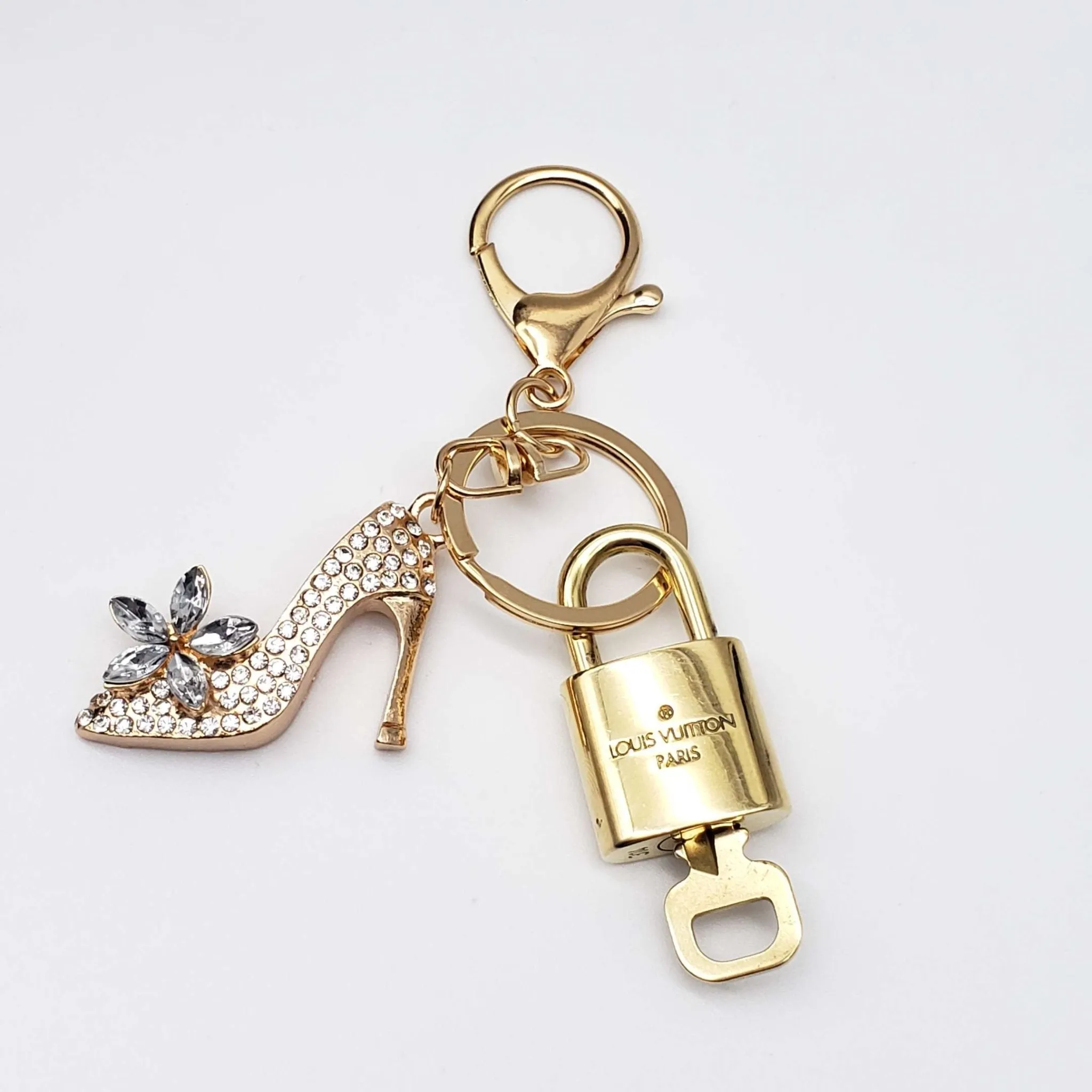 100%  Louis Vuitton Lock and Key with Unbranded Keychain, Keycharm, Bagcharm