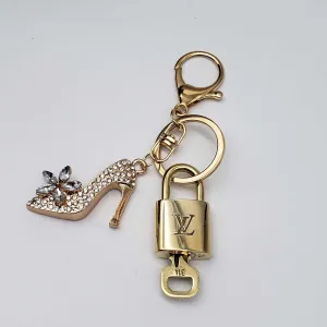 100%  Louis Vuitton Lock and Key with Unbranded Keychain, Keycharm, Bagcharm