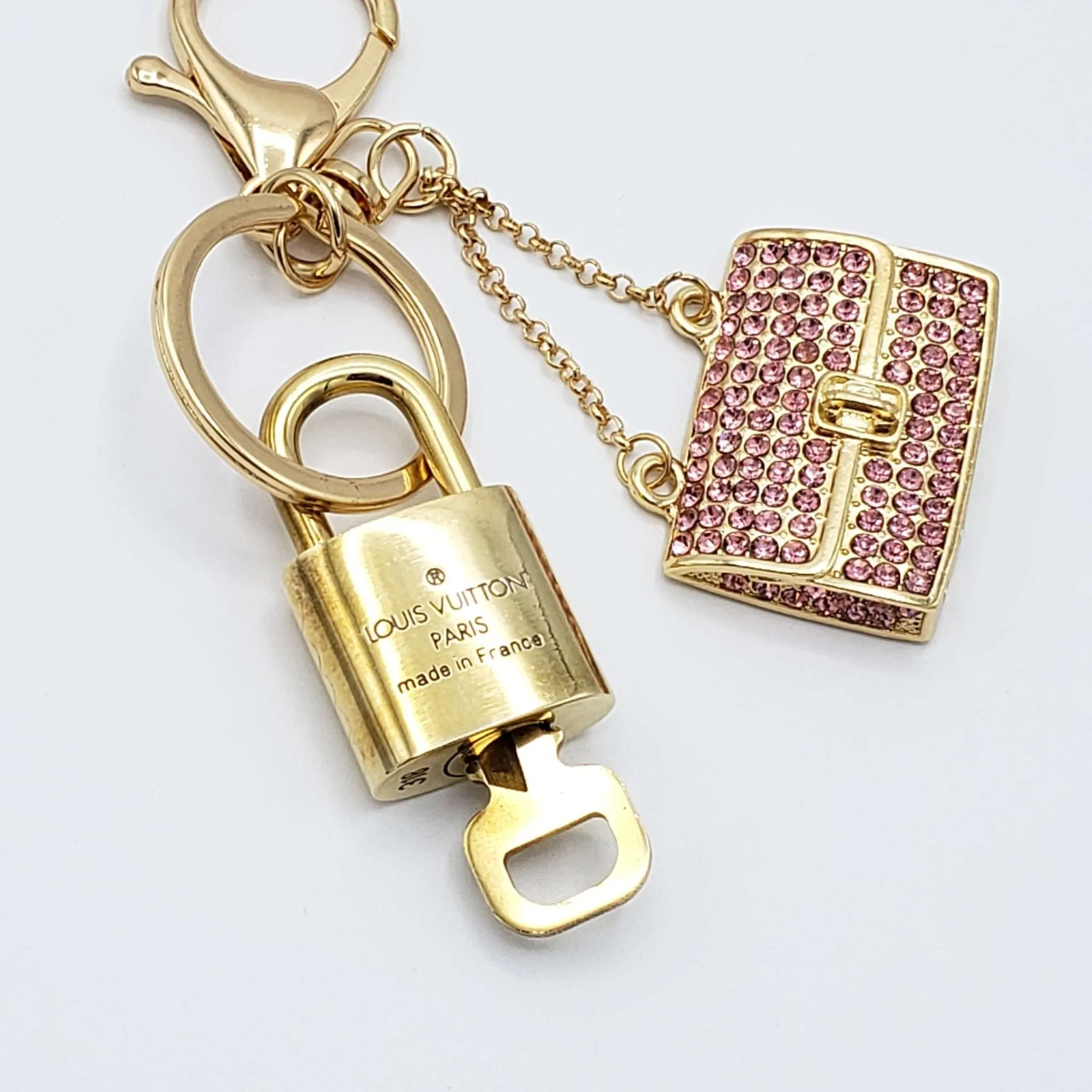 100%  Louis Vuitton Lock and Key with Unbranded Keychain, Keycharm, Bagcharm