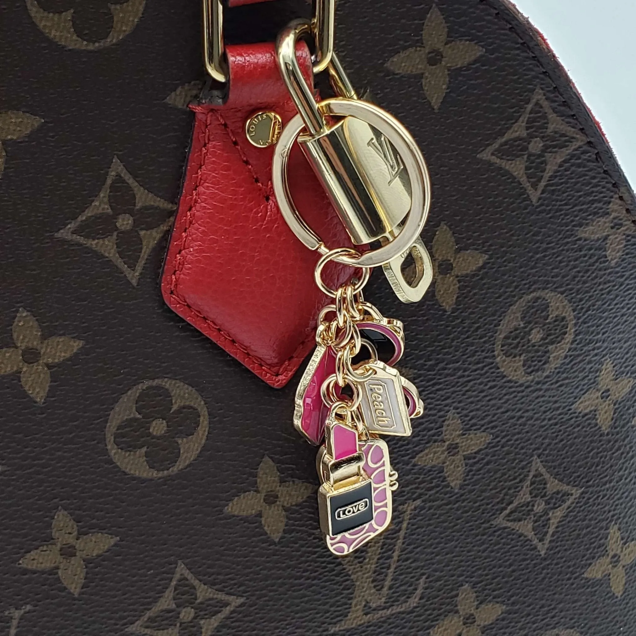 100%  Louis Vuitton Lock and Key with Unbranded Keychain, Keycharm, Bagcharm