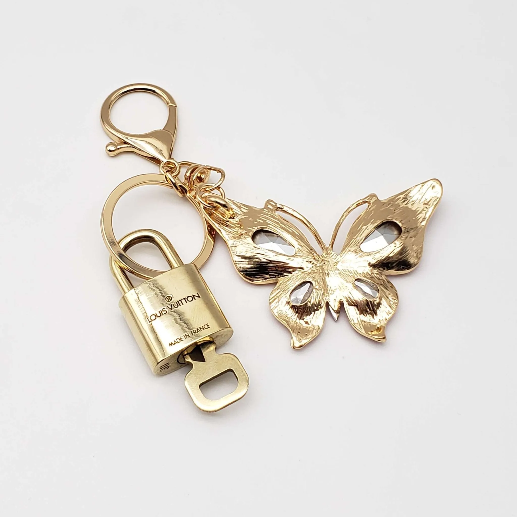 100%  Louis Vuitton Lock and Key with Unbranded Keychain, Keycharm, Bagcharm
