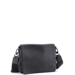 Aerogram Takeoff Messenger Bag Leather