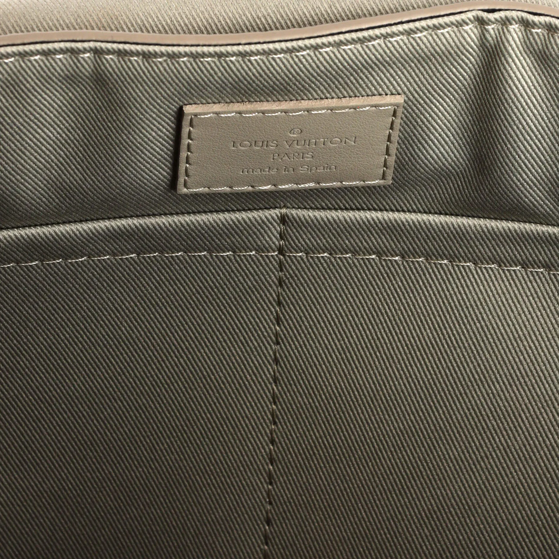 Aerogram Takeoff Messenger Bag Leather