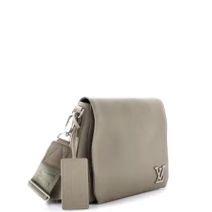Aerogram Takeoff Messenger Bag Leather