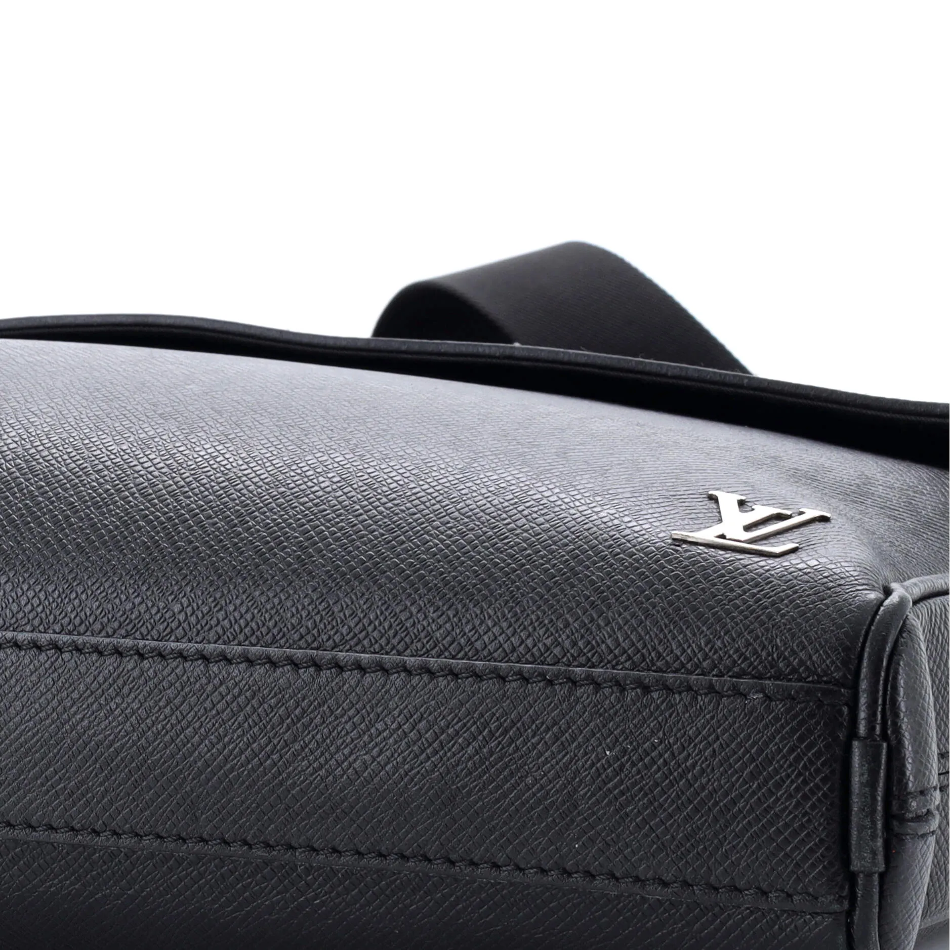 Alex Briefcase Taiga Leather
