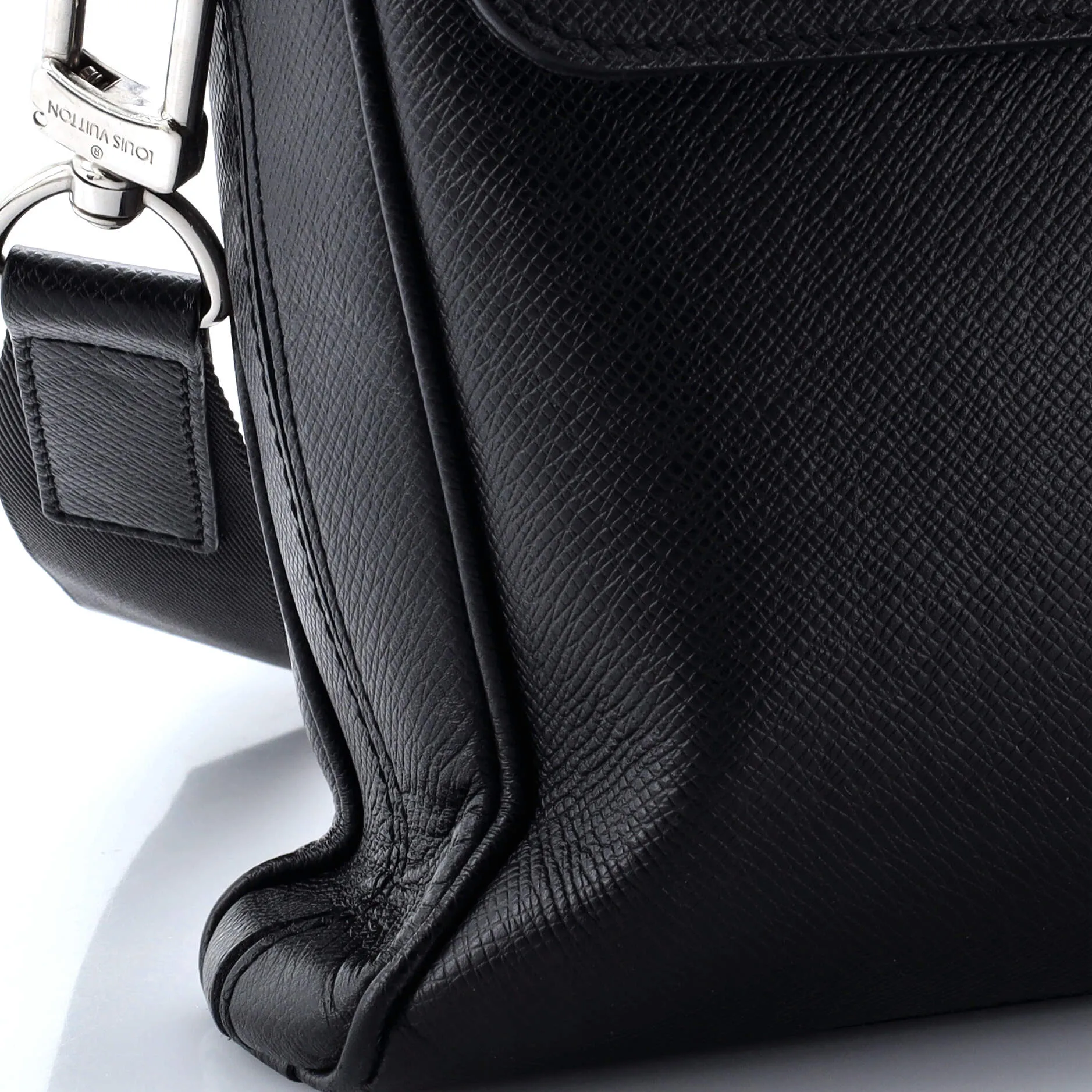 Alex Briefcase Taiga Leather