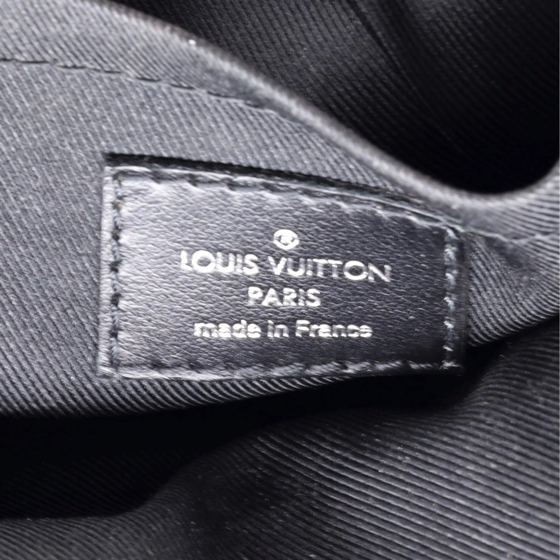 Amazone Sling Bag Limited Edition Damier Graphite 3D