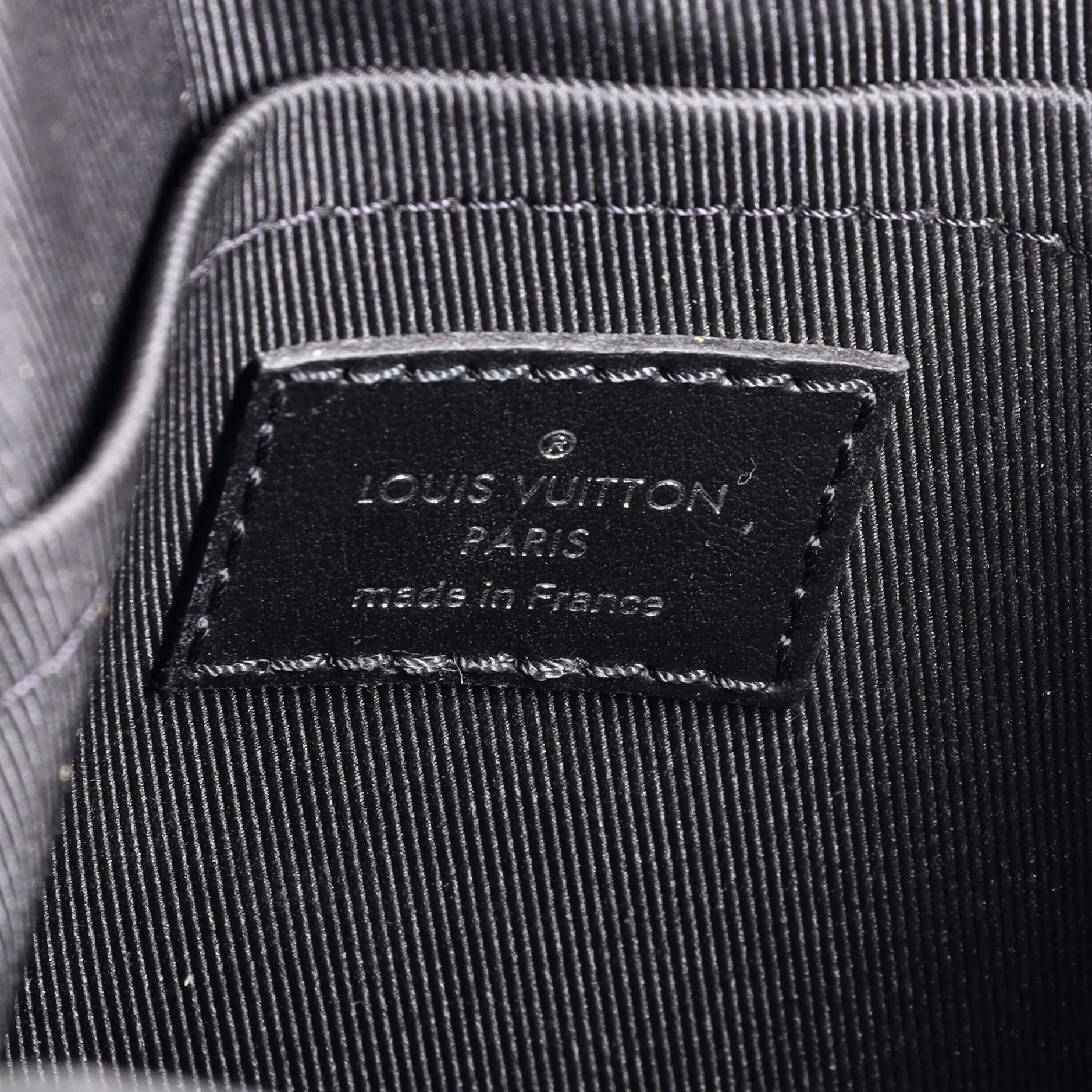 Amazone Sling Bag Limited Edition Damier Graphite 3D