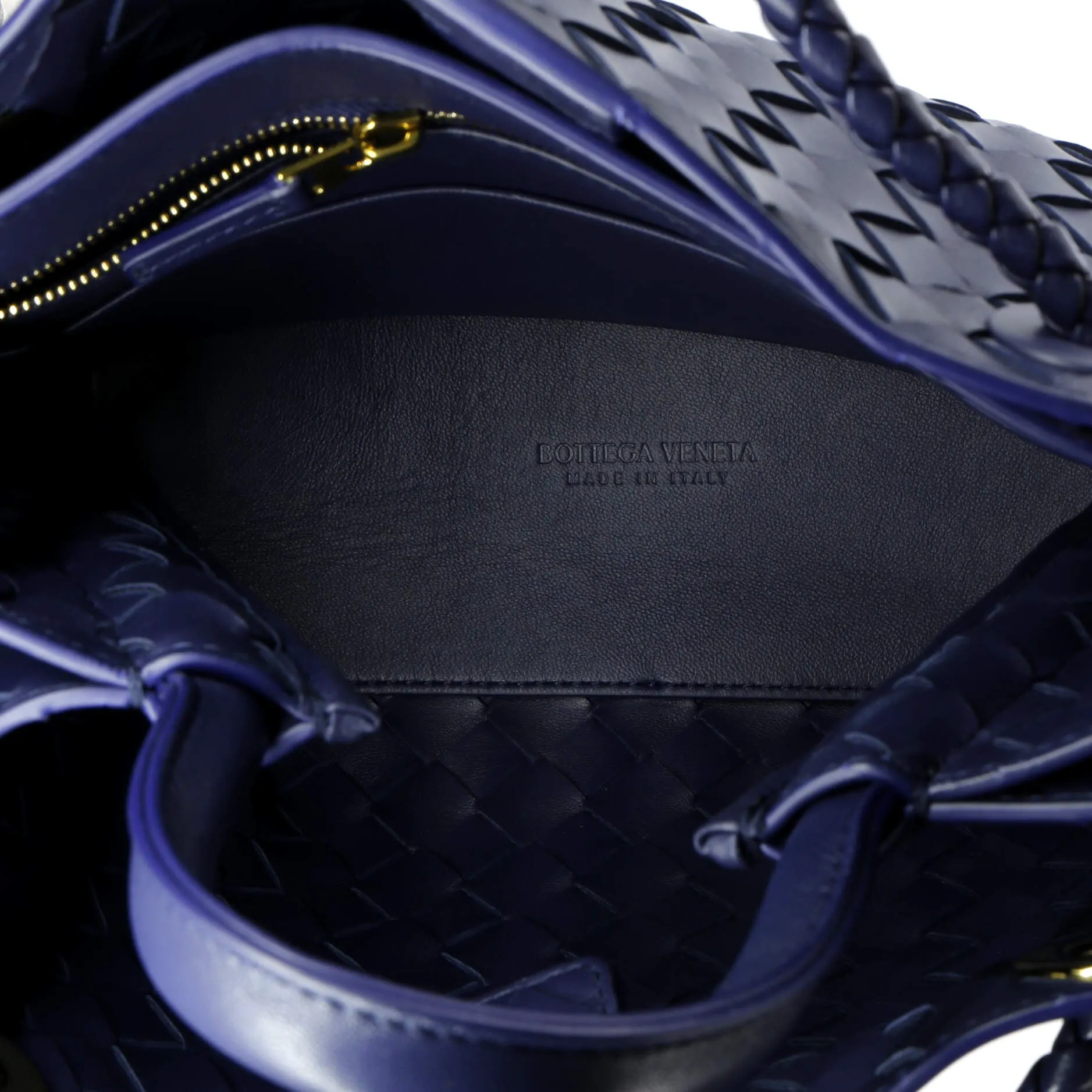Andiamo Top Handle Bag Intrecciato Nappa Small