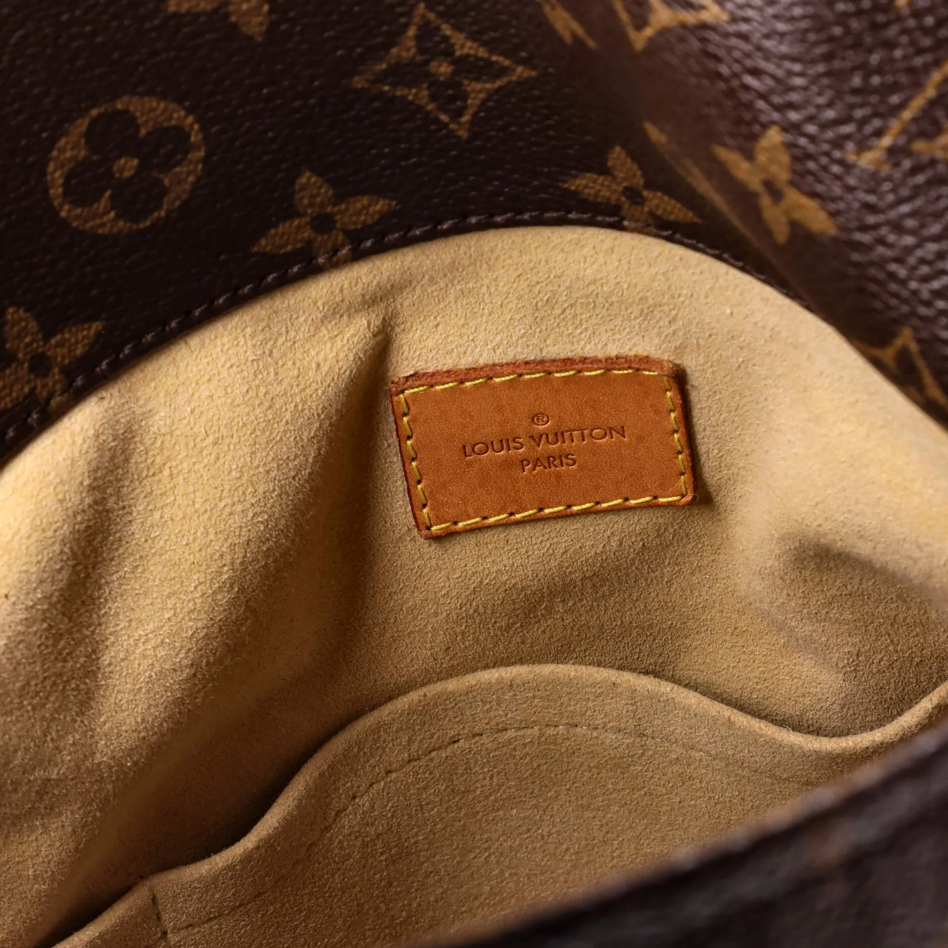 Artsy Handbag Monogram Canvas MM