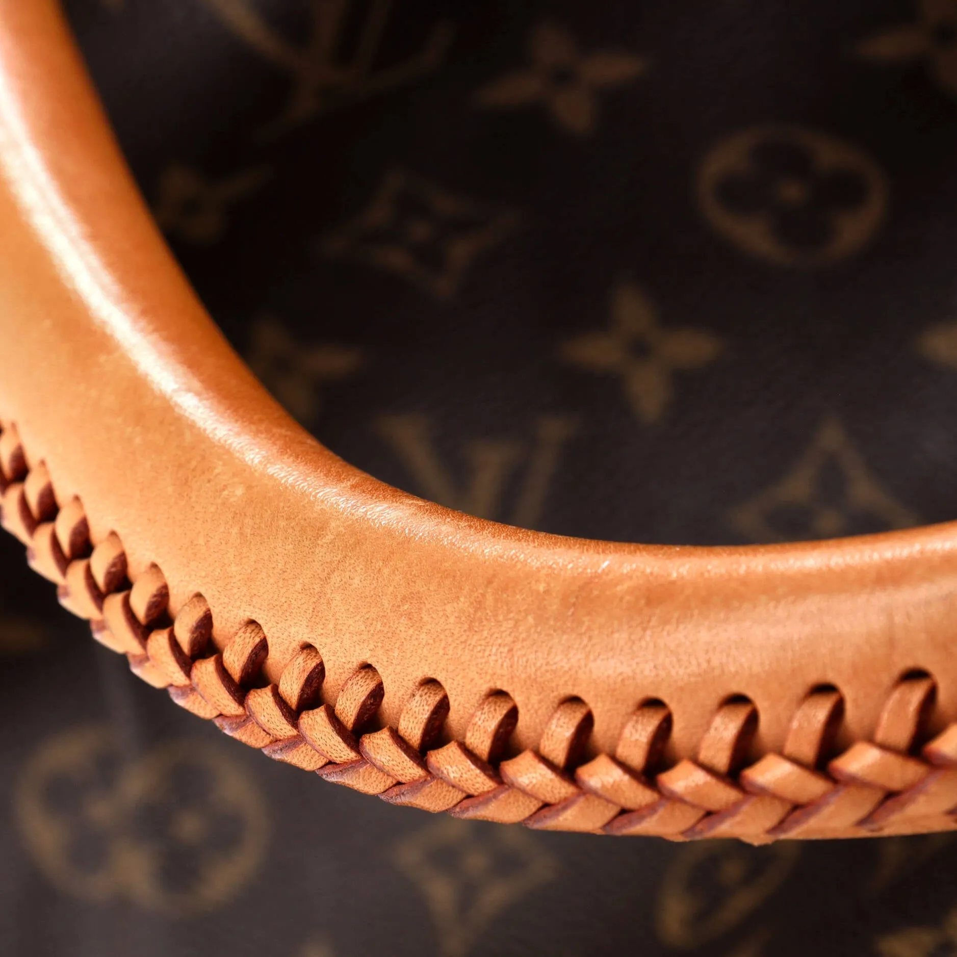Artsy Handbag Monogram Canvas MM