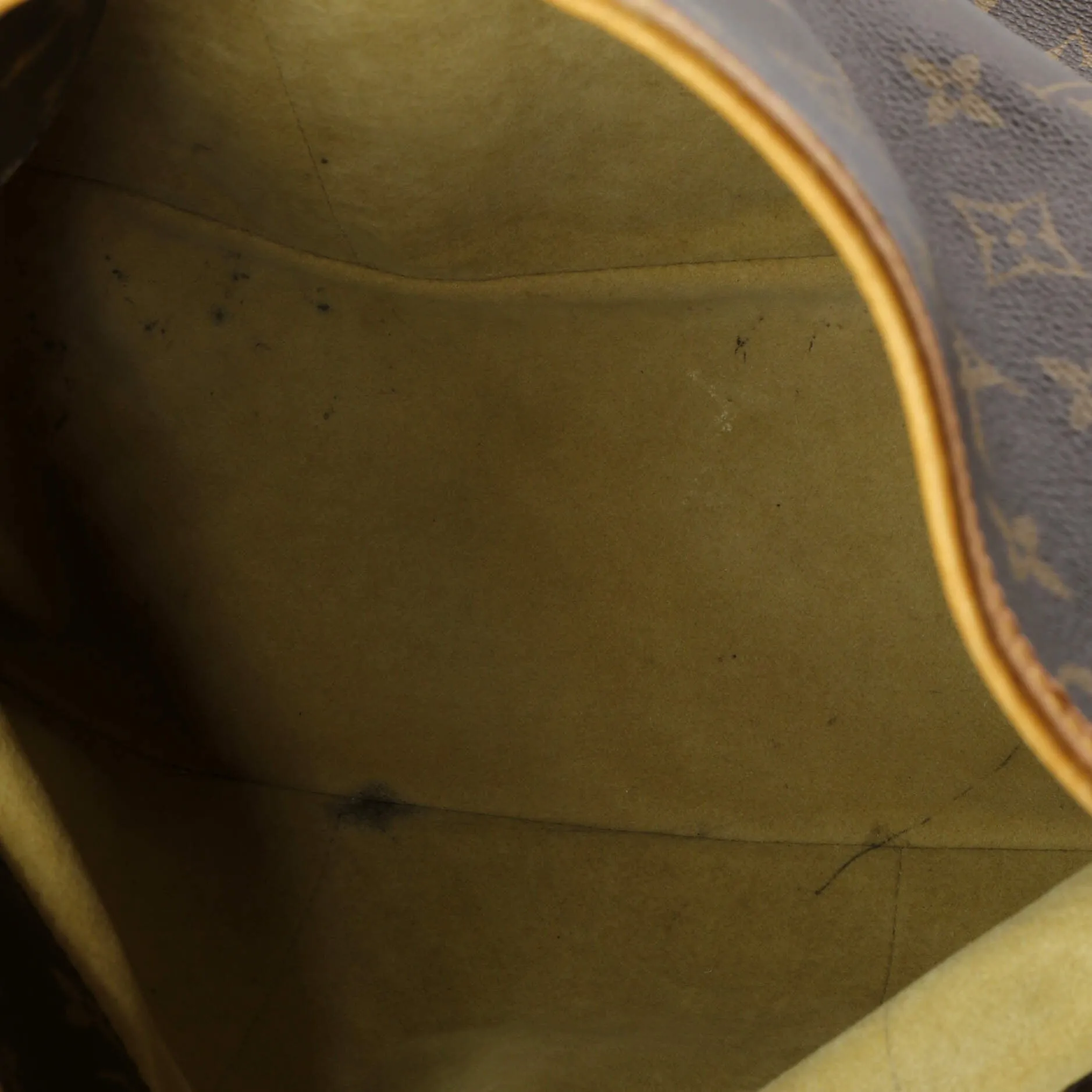 Artsy Handbag Monogram Canvas MM