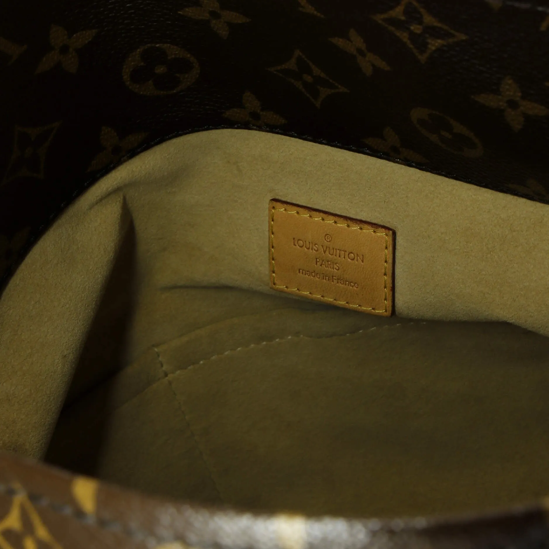 Artsy Handbag Monogram Canvas MM