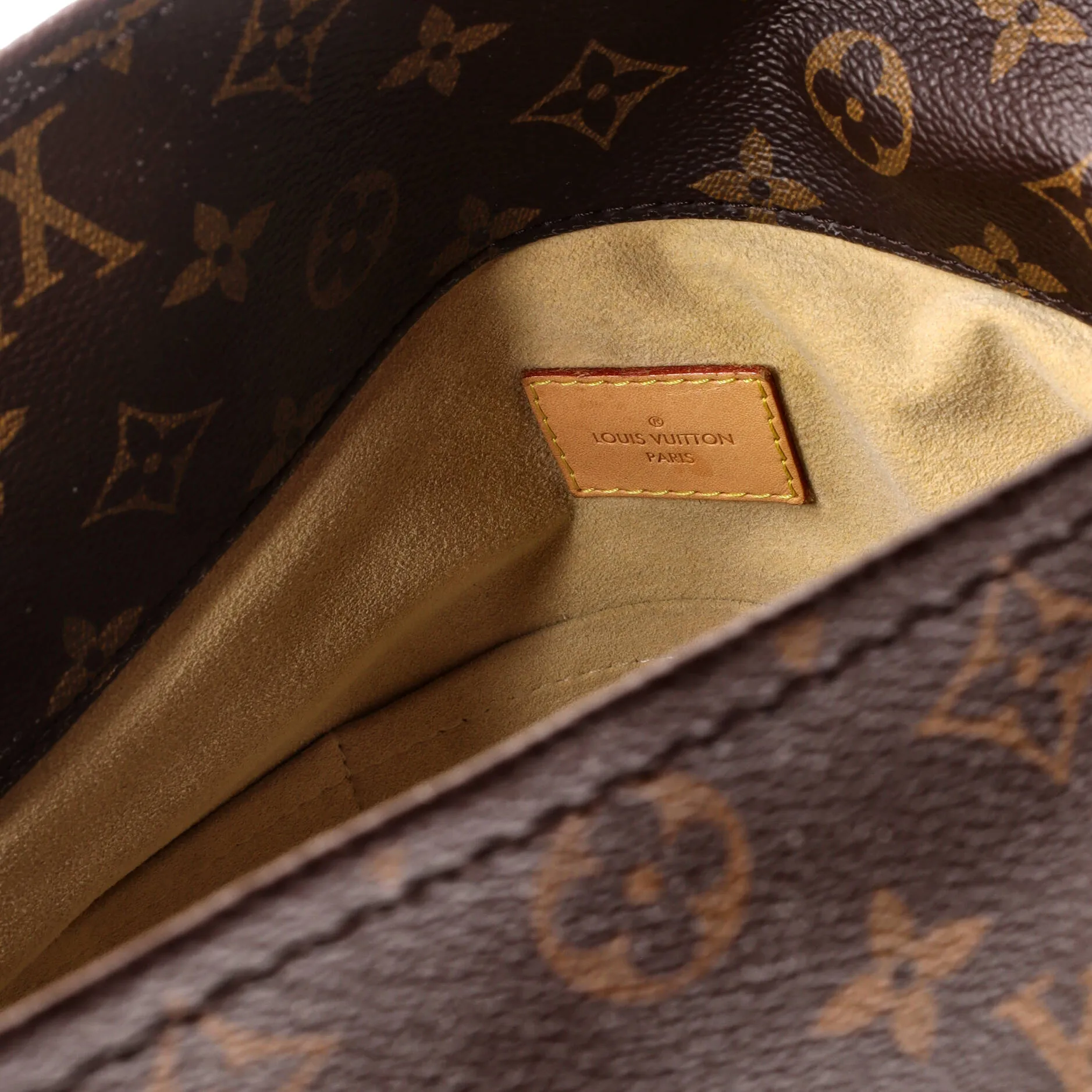 Artsy Handbag Monogram Canvas MM