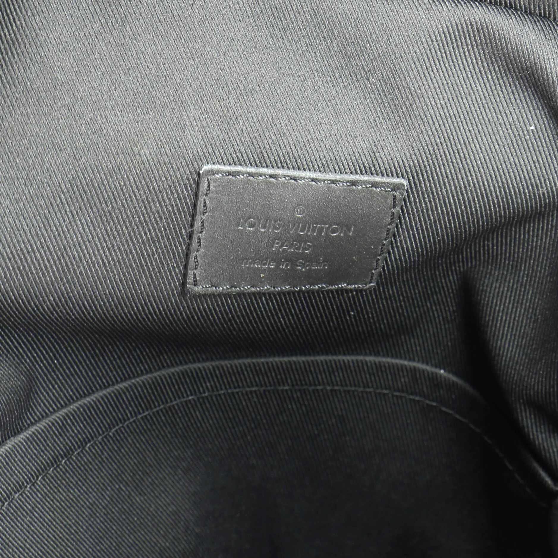 Avenue Sling Bag Damier Infini Leather
