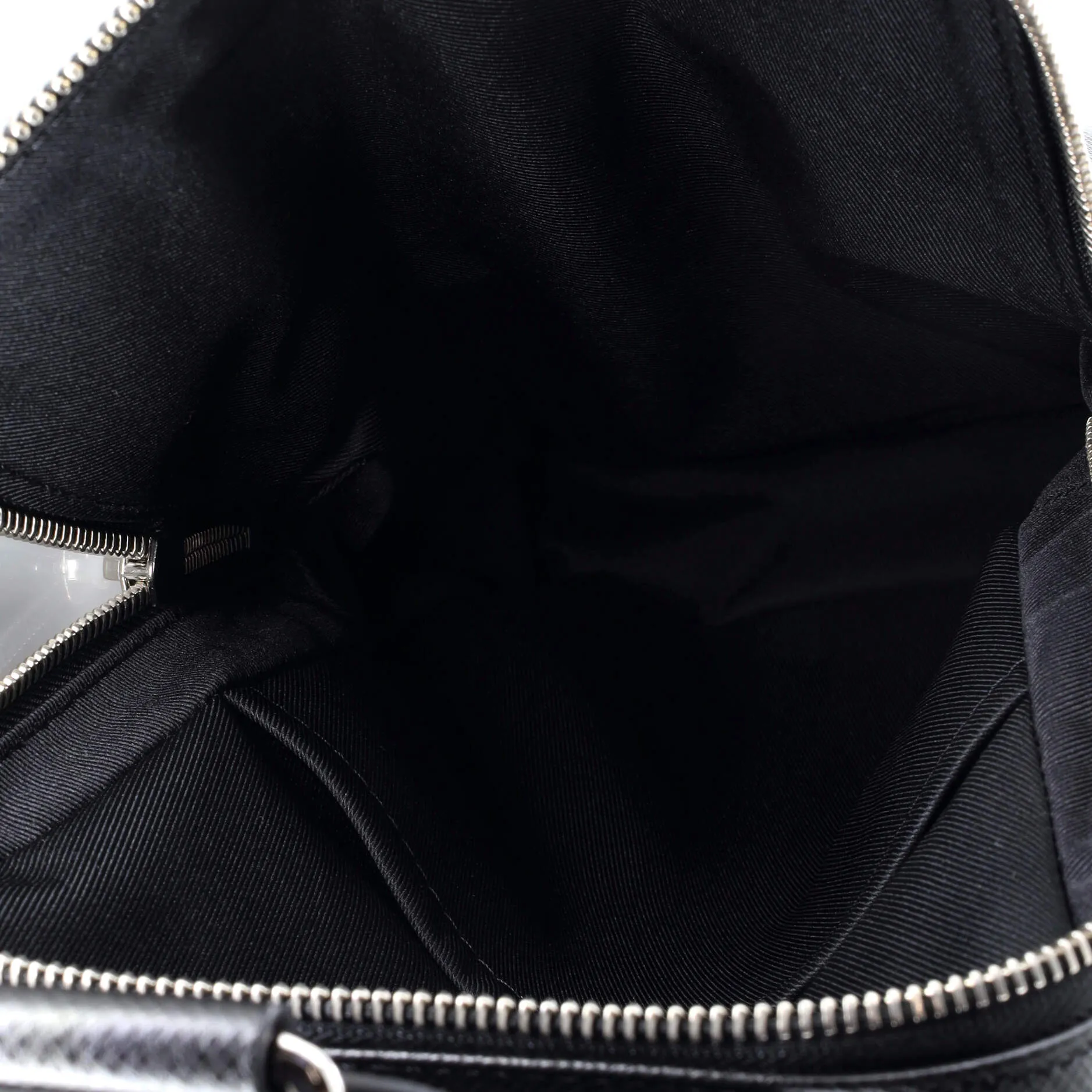 Avenue Sling Bag Taiga Leather