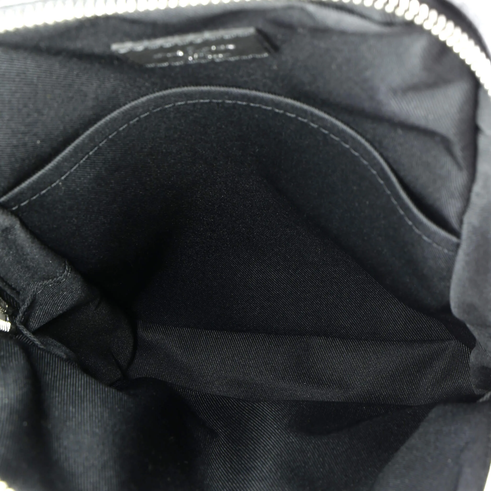 Avenue Sling Bag Taiga Leather