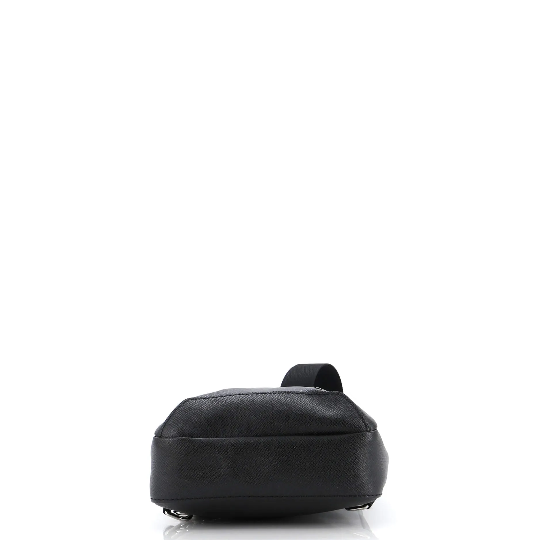 Avenue Sling Bag Taiga Leather