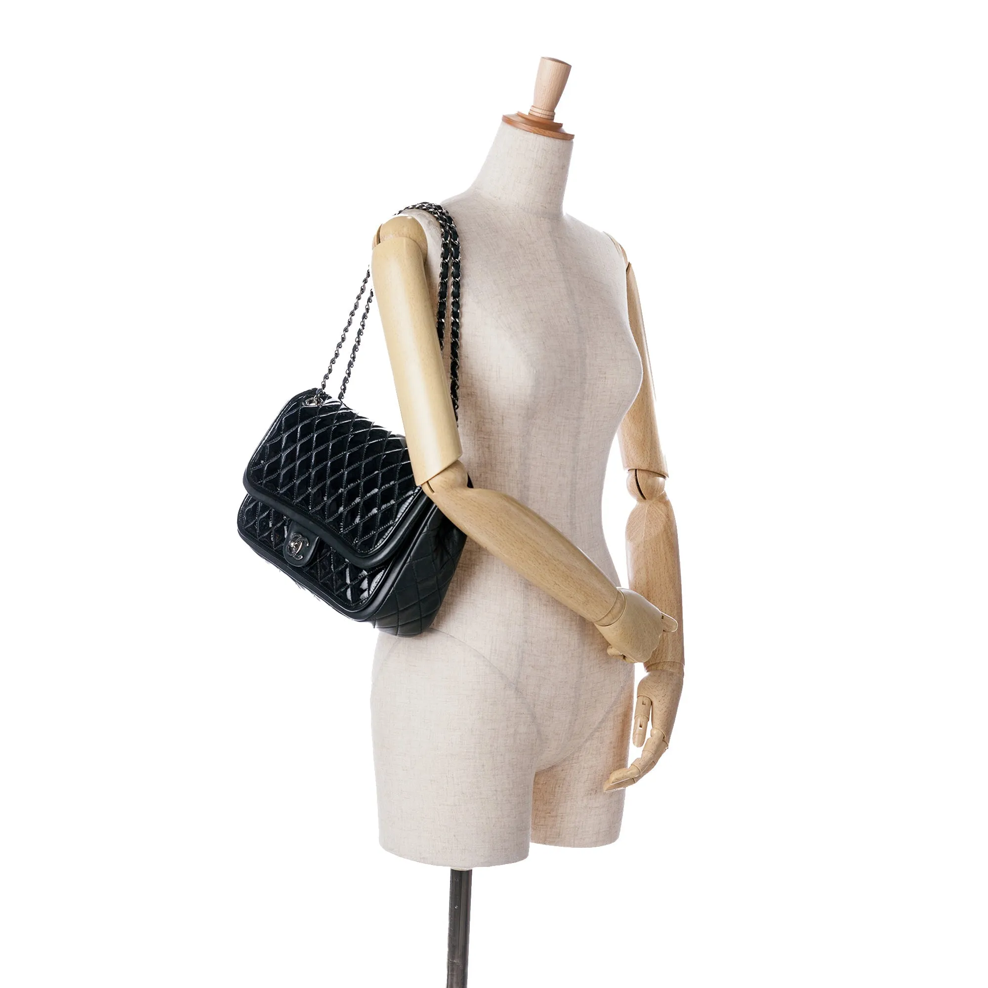 Black Chanel Jumbo Patent Classic Twist Flap Shoulder Bag