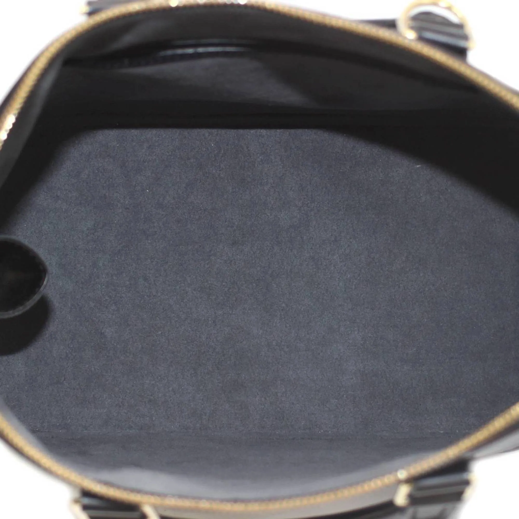 Black Epi Leather Handbag with Spacious Interior and Iconic Silhouette