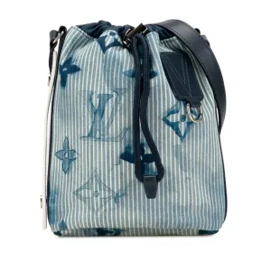 Blue Canvas Shoulder Bag with Elegant Design