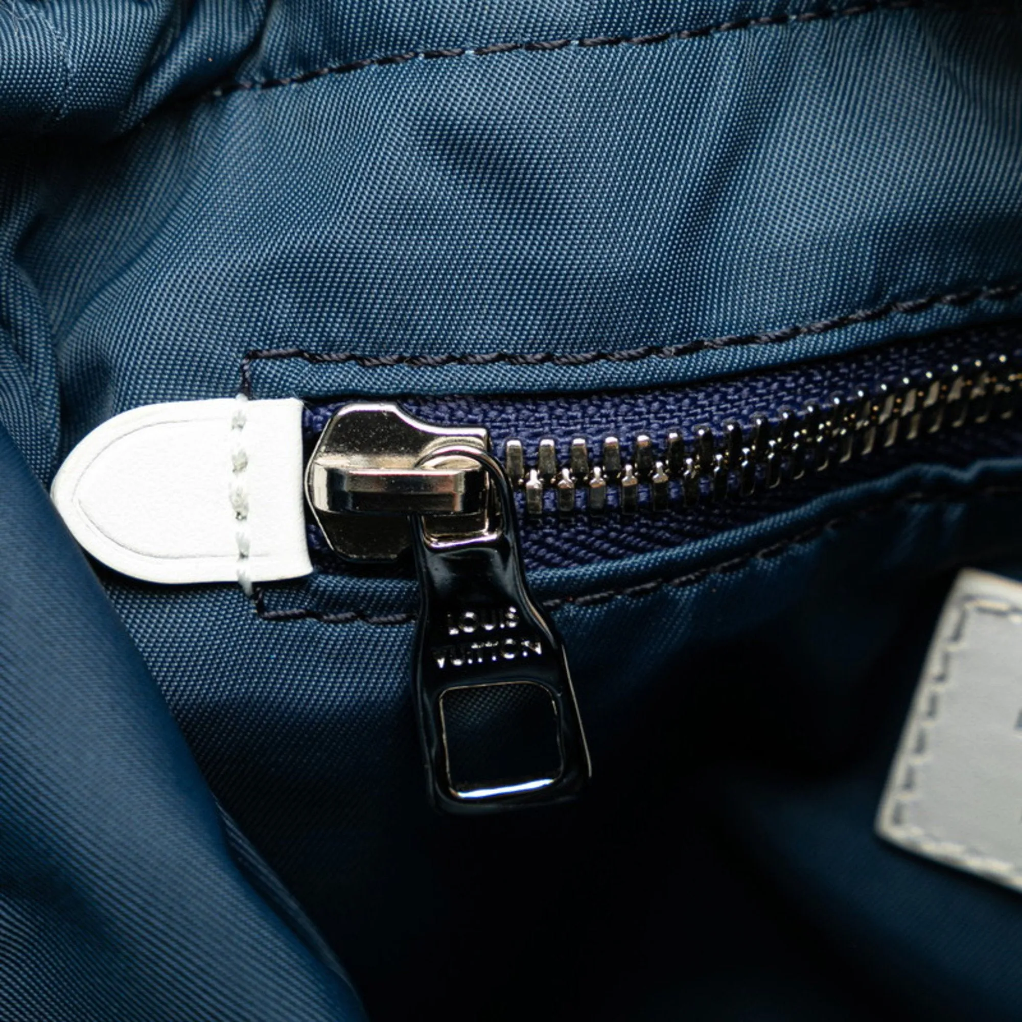 Blue Canvas Shoulder Bag with Elegant Design