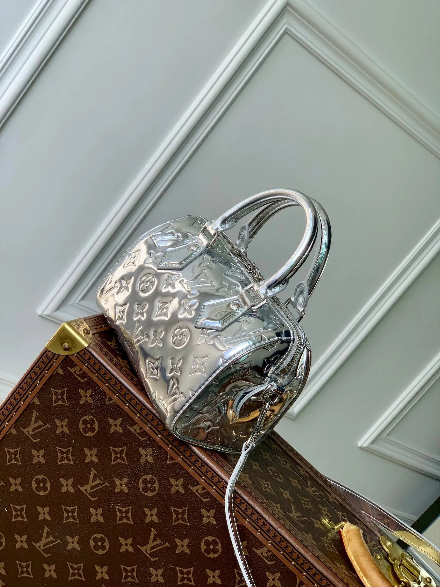 Louis Vuitton SPEEDY BANDOULIRE 20 IN SILVER MONOGRAM EMBOSSED CALFSKIN