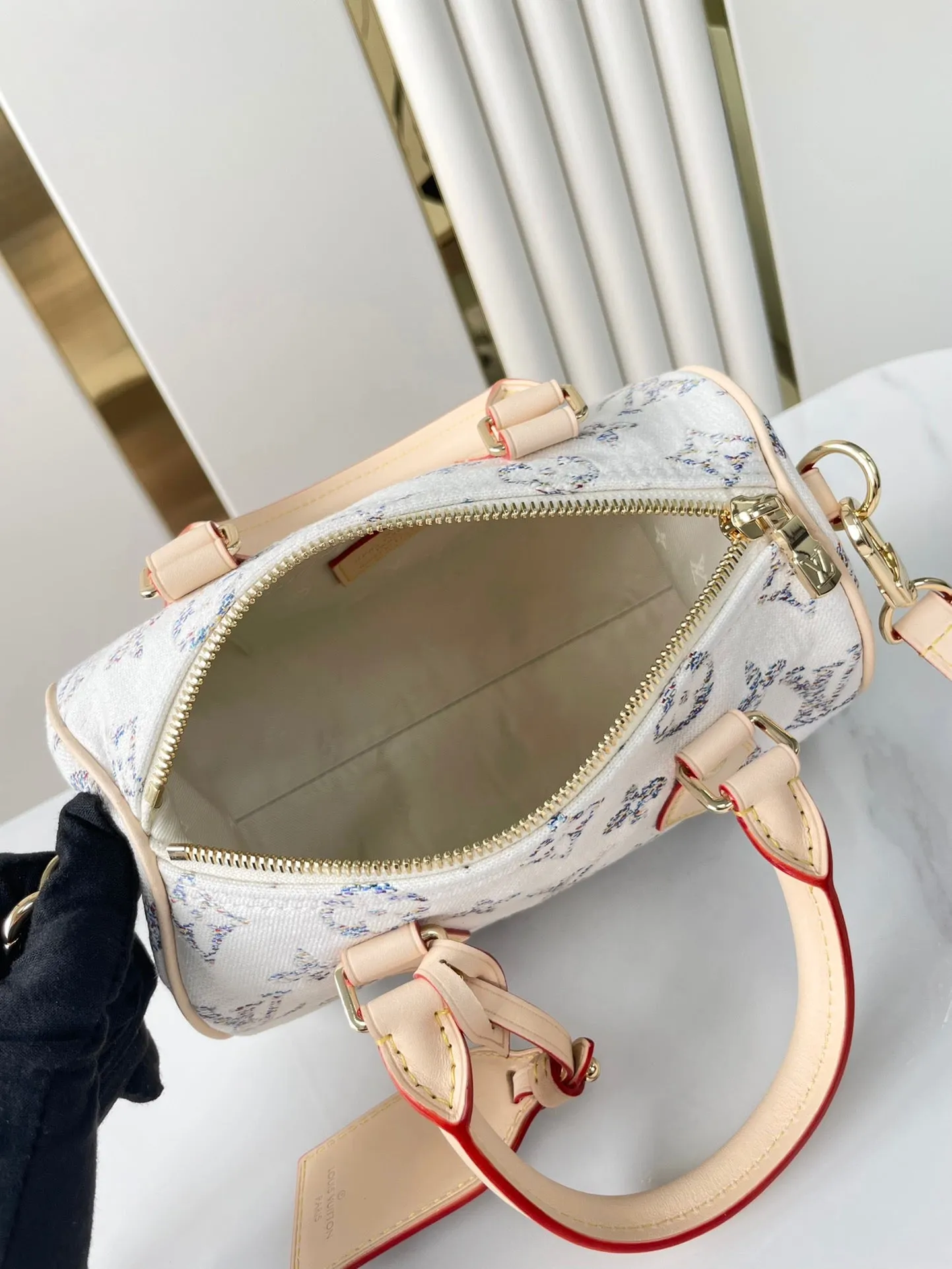 Louis Vuitton SPEEDY BANDOULIRE 20 IN WHITE MONOGRAM JACQUARD FABRIC AND BEIGE CALFSKIN TRIM