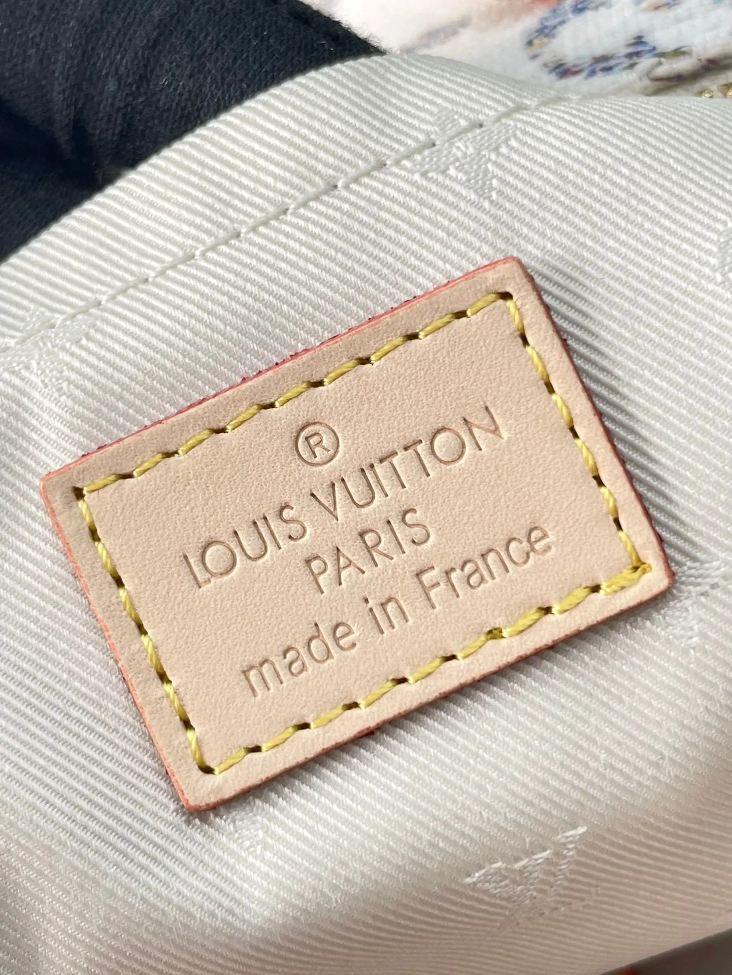 Louis Vuitton SPEEDY BANDOULIRE 20 IN WHITE MONOGRAM JACQUARD FABRIC AND BEIGE CALFSKIN TRIM