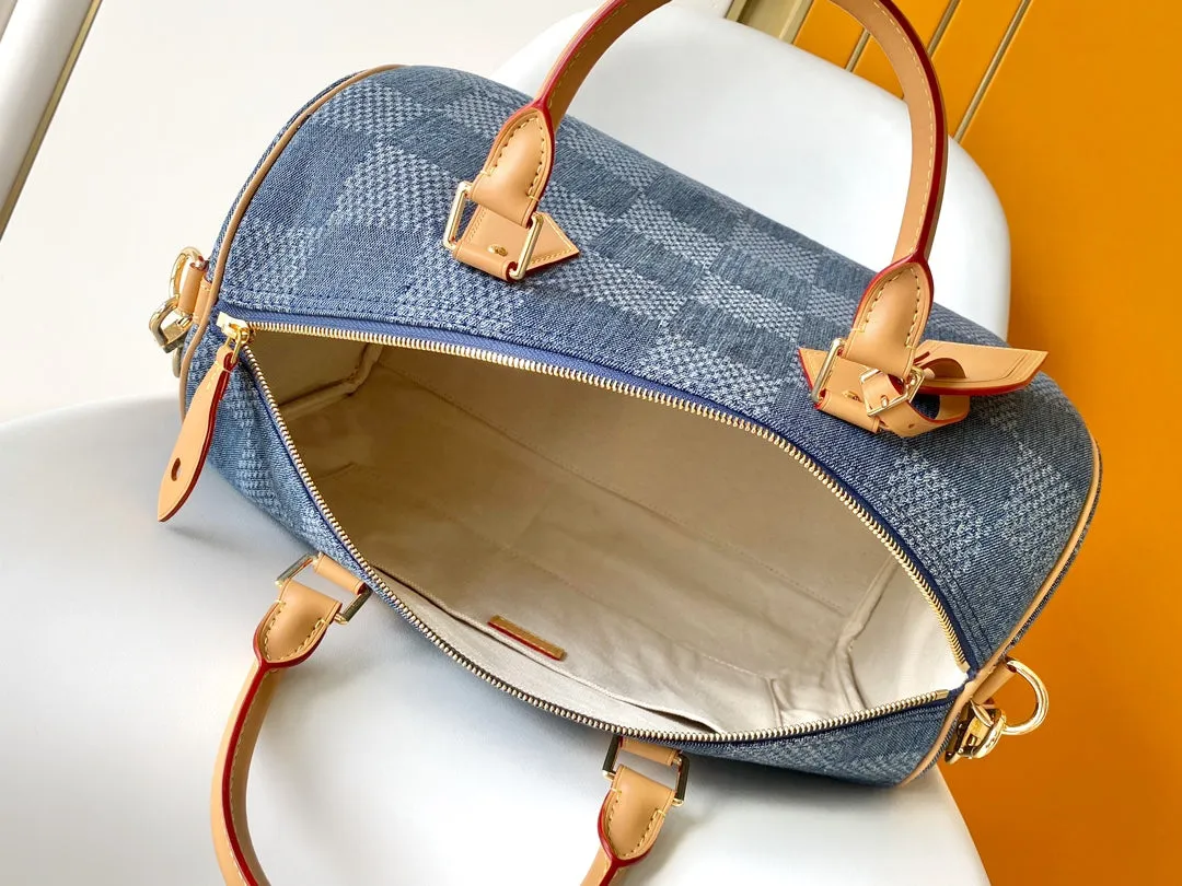 Louis Vuitton SPEEDY BANDOULIRE 40 IN BLUE DAMIER DENIM 3D