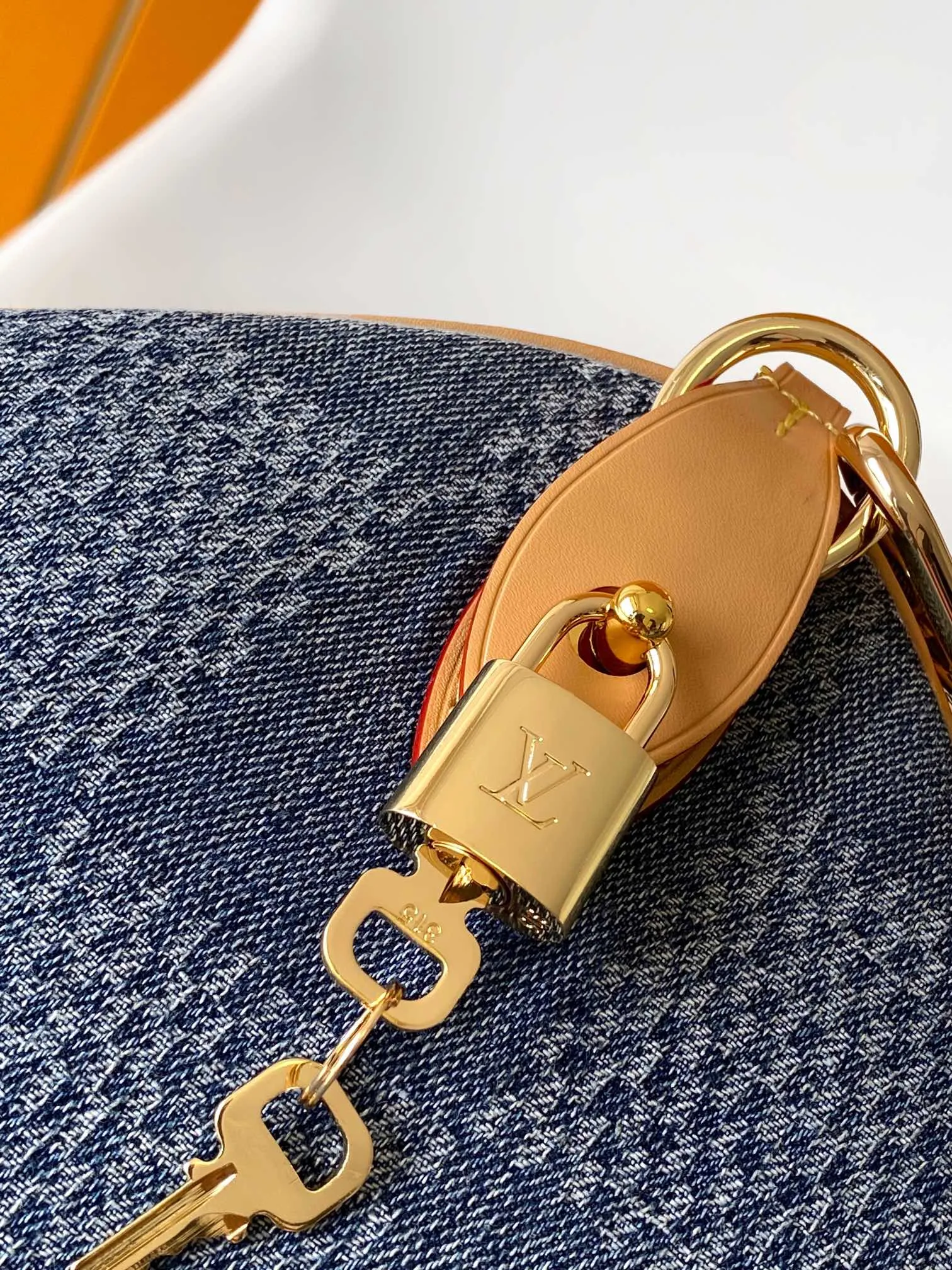 Louis Vuitton SPEEDY BANDOULIRE 40 IN BLUE DAMIER DENIM 3D