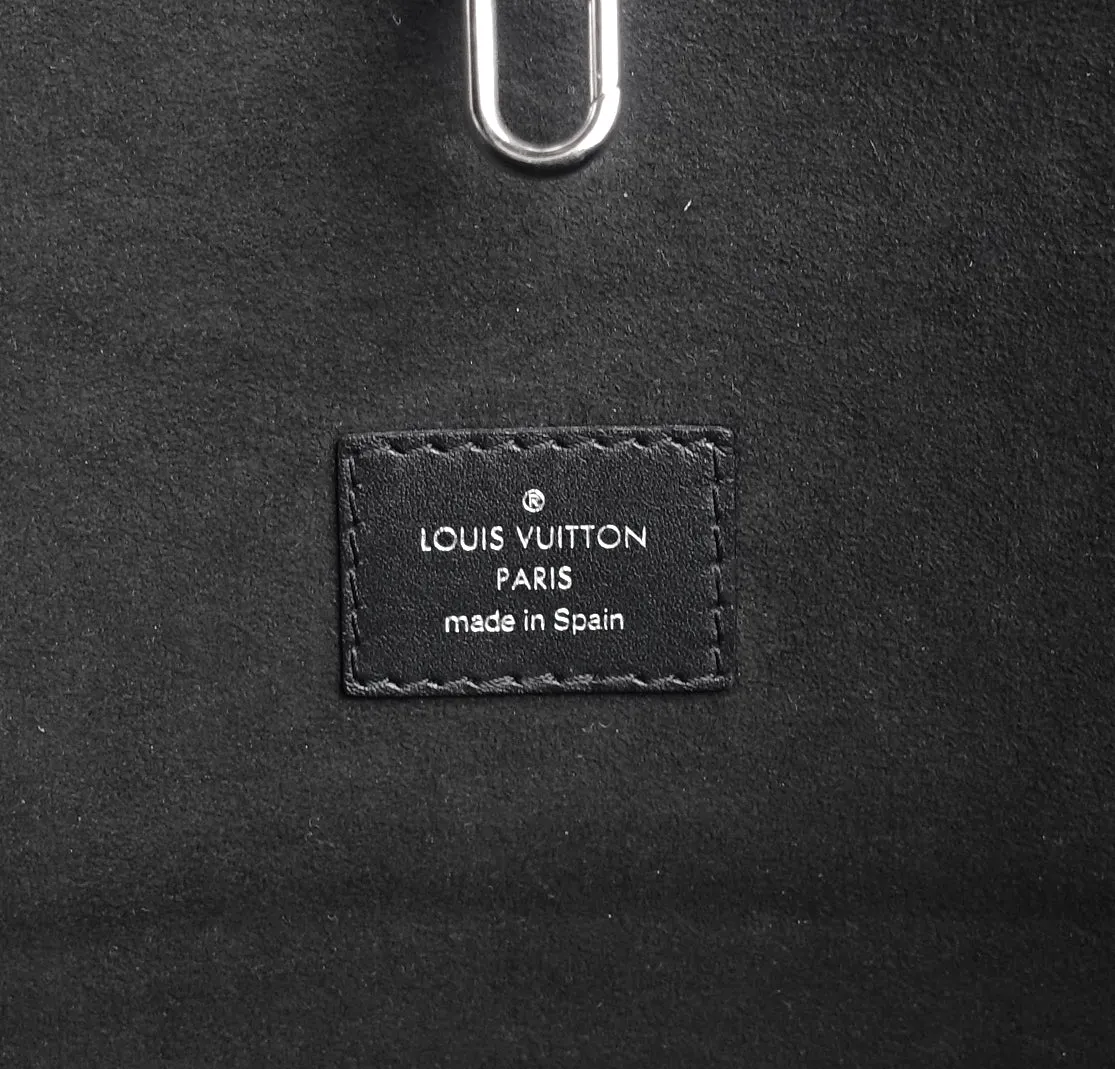 Neverfull MM Black Epi Leather Bag