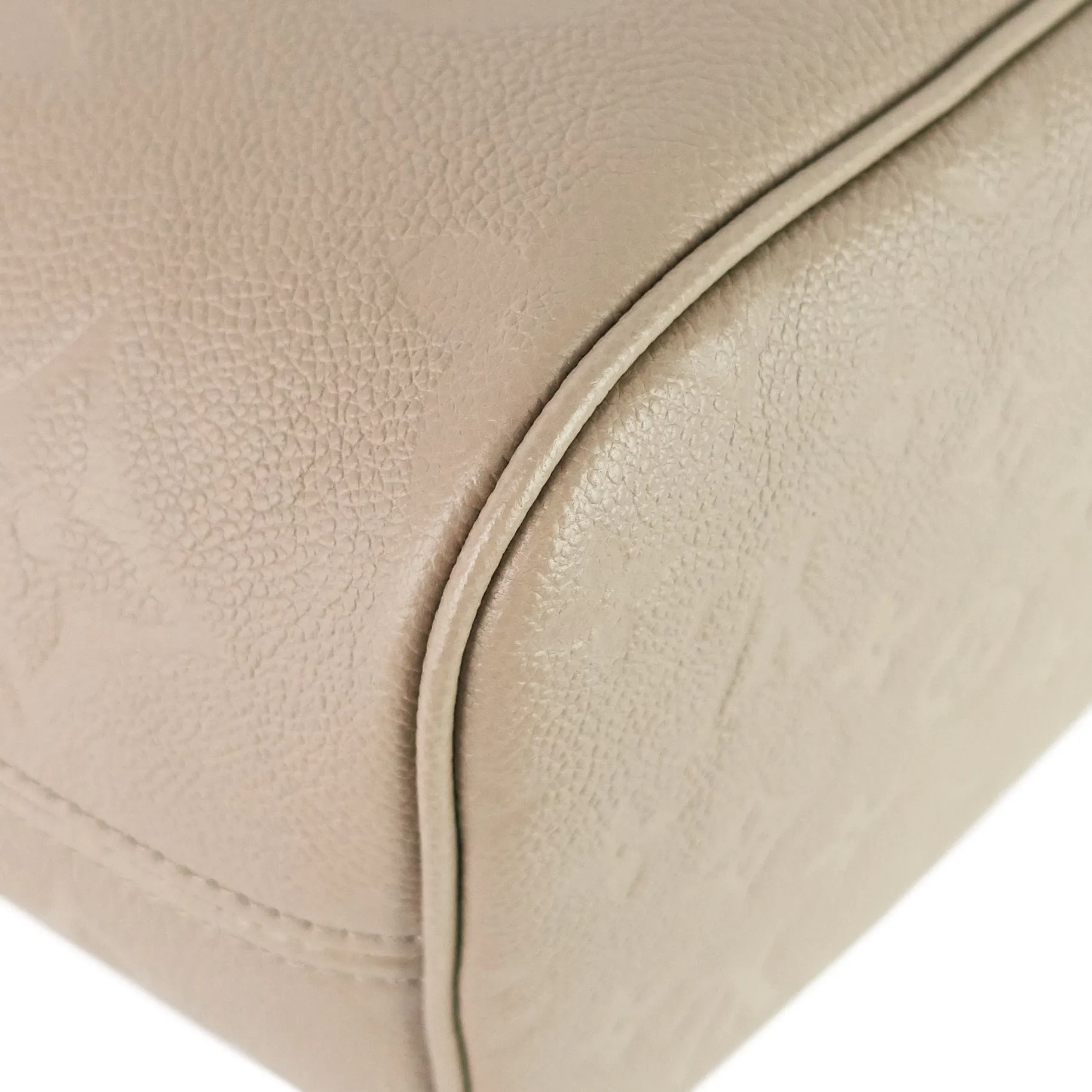 Neverfull MM Giant Monogram Empreinte Leather Tote Bag