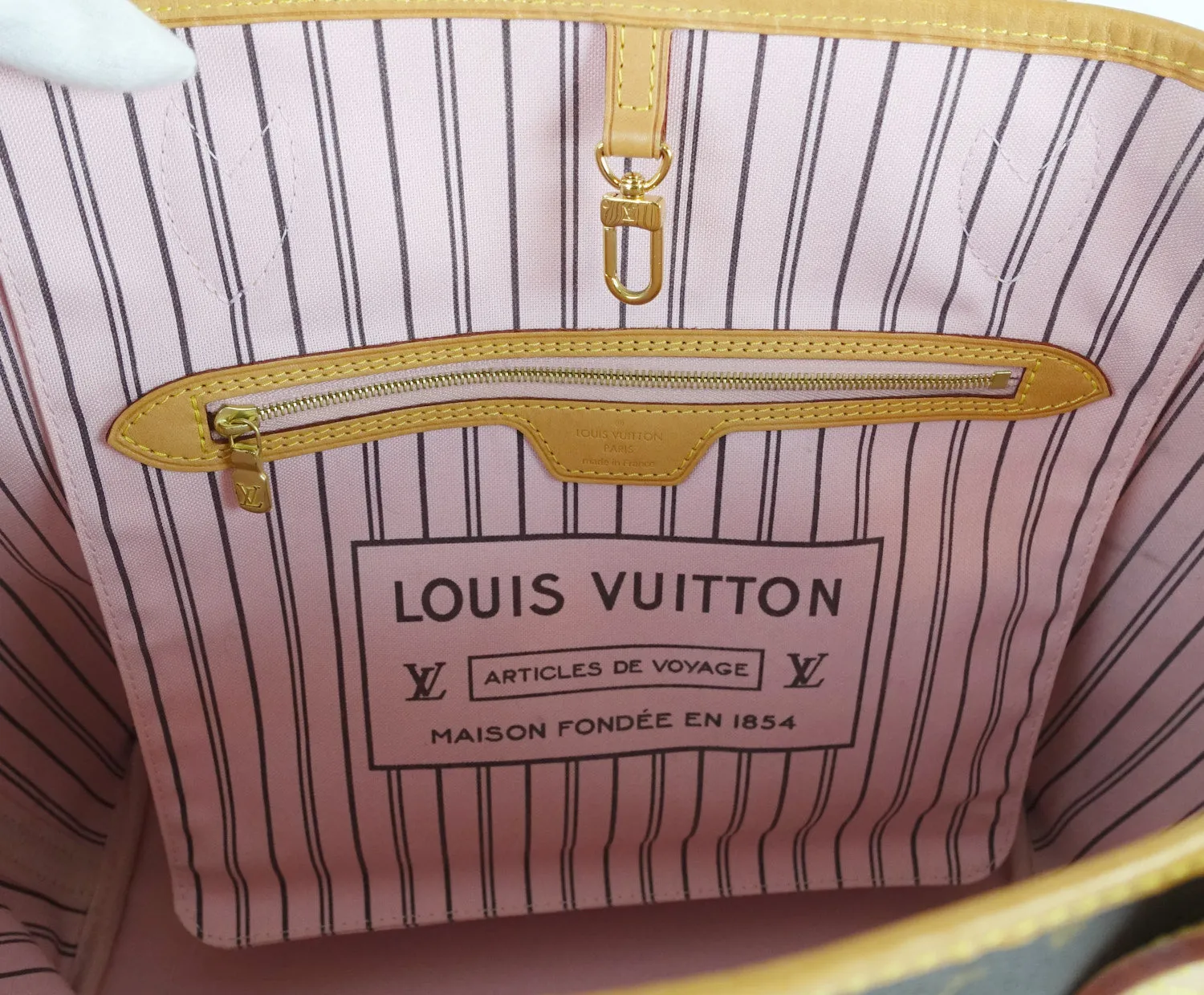 Neverfull MM Monogram Canvas Tote Bag with Pochette