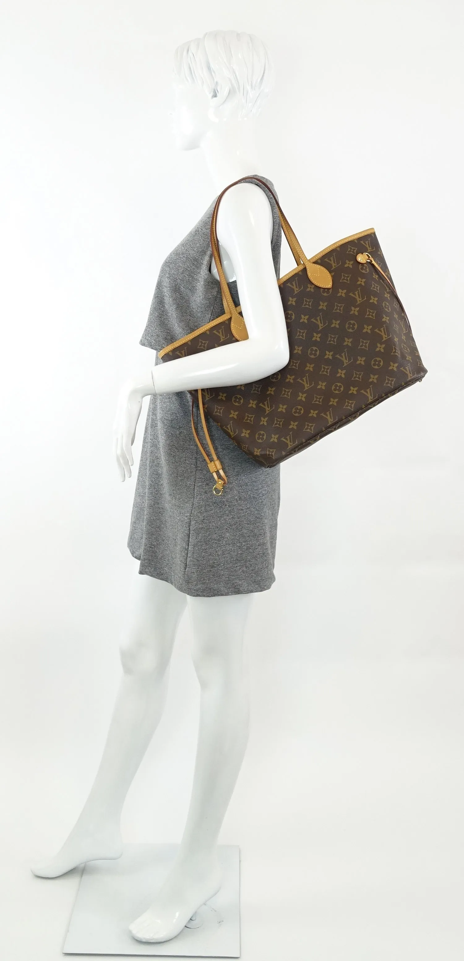 Neverfull MM Monogram Canvas Tote Bag with Pochette