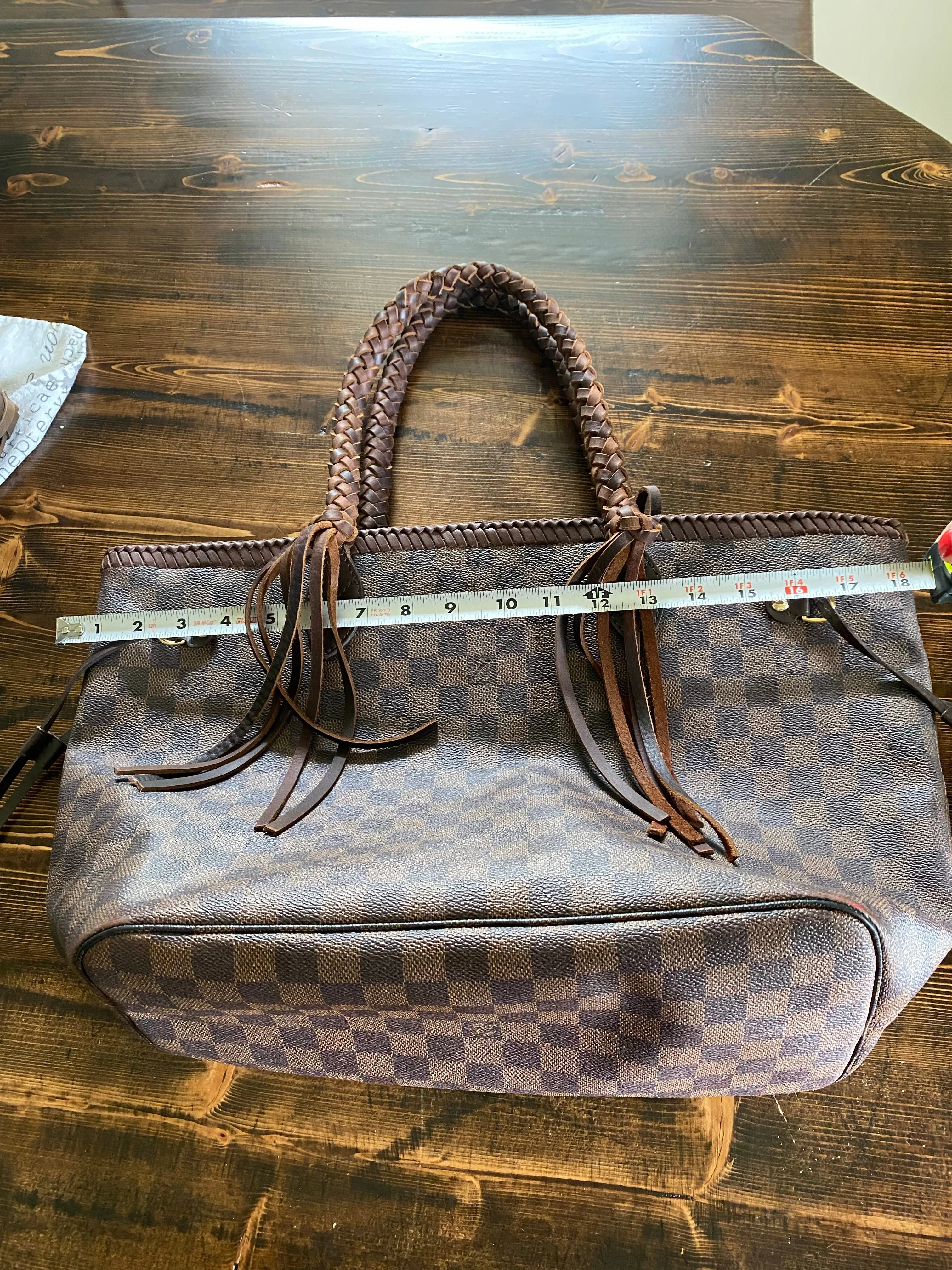 The Albatross in Damier Ebene