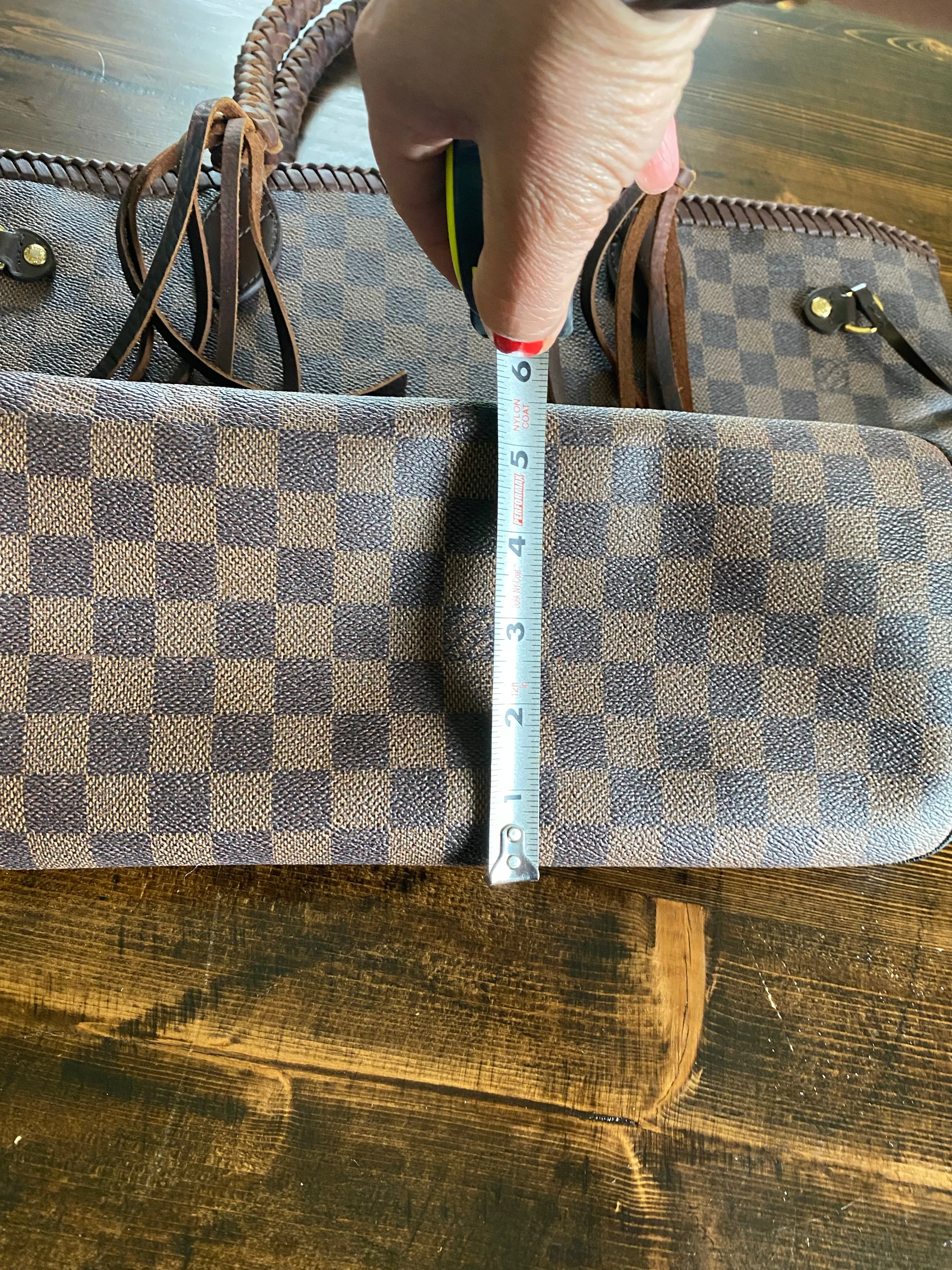The Albatross in Damier Ebene